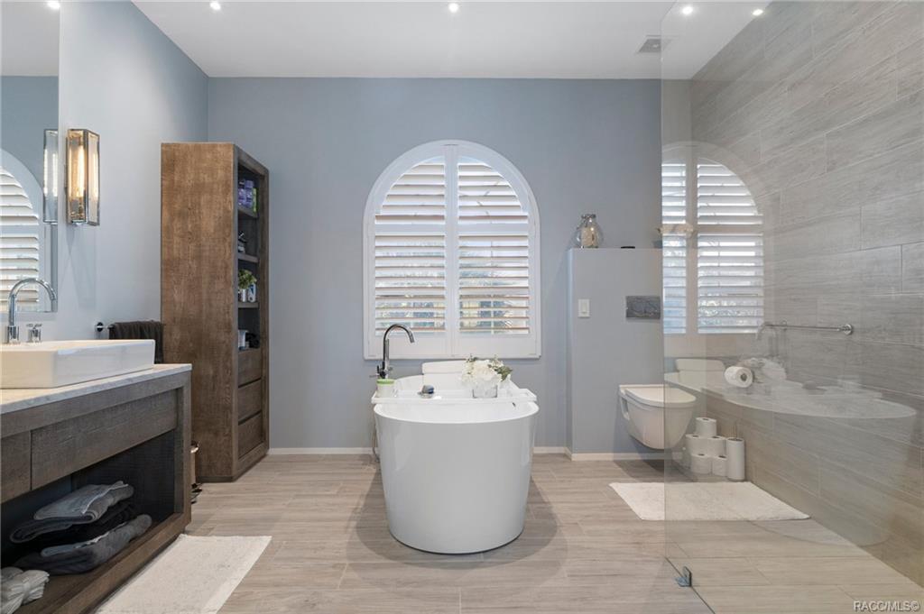 Inverness, Florida, 34453, United States, 4 Bedrooms Bedrooms, ,3 BathroomsBathrooms,Residential,For Sale,1980219