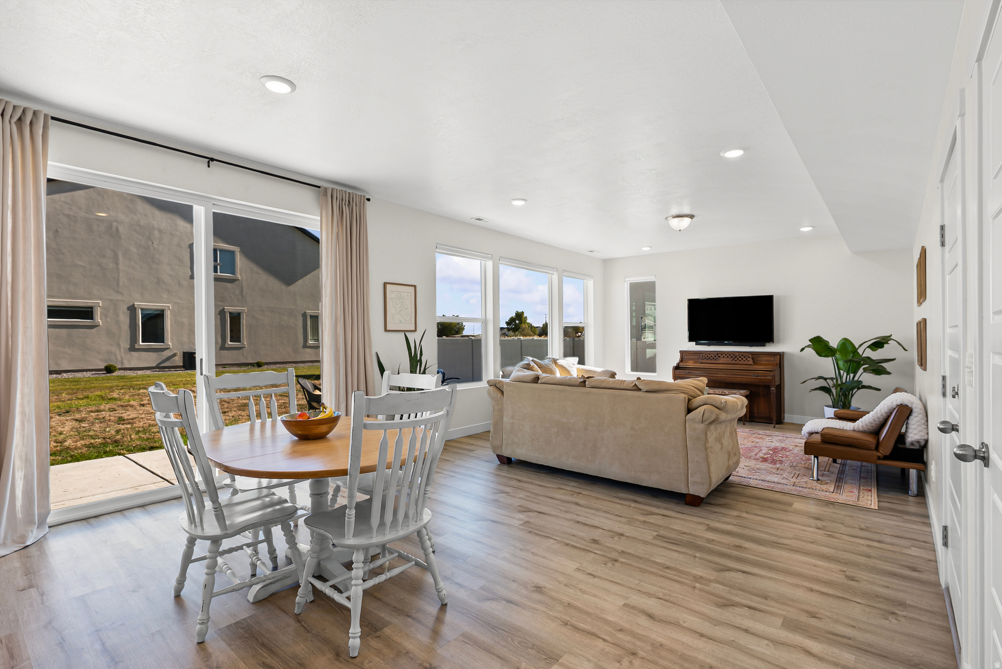 American Fork, Utah, 84003, United States, 4 Bedrooms Bedrooms, ,3 BathroomsBathrooms,Residential,For Sale,1987641