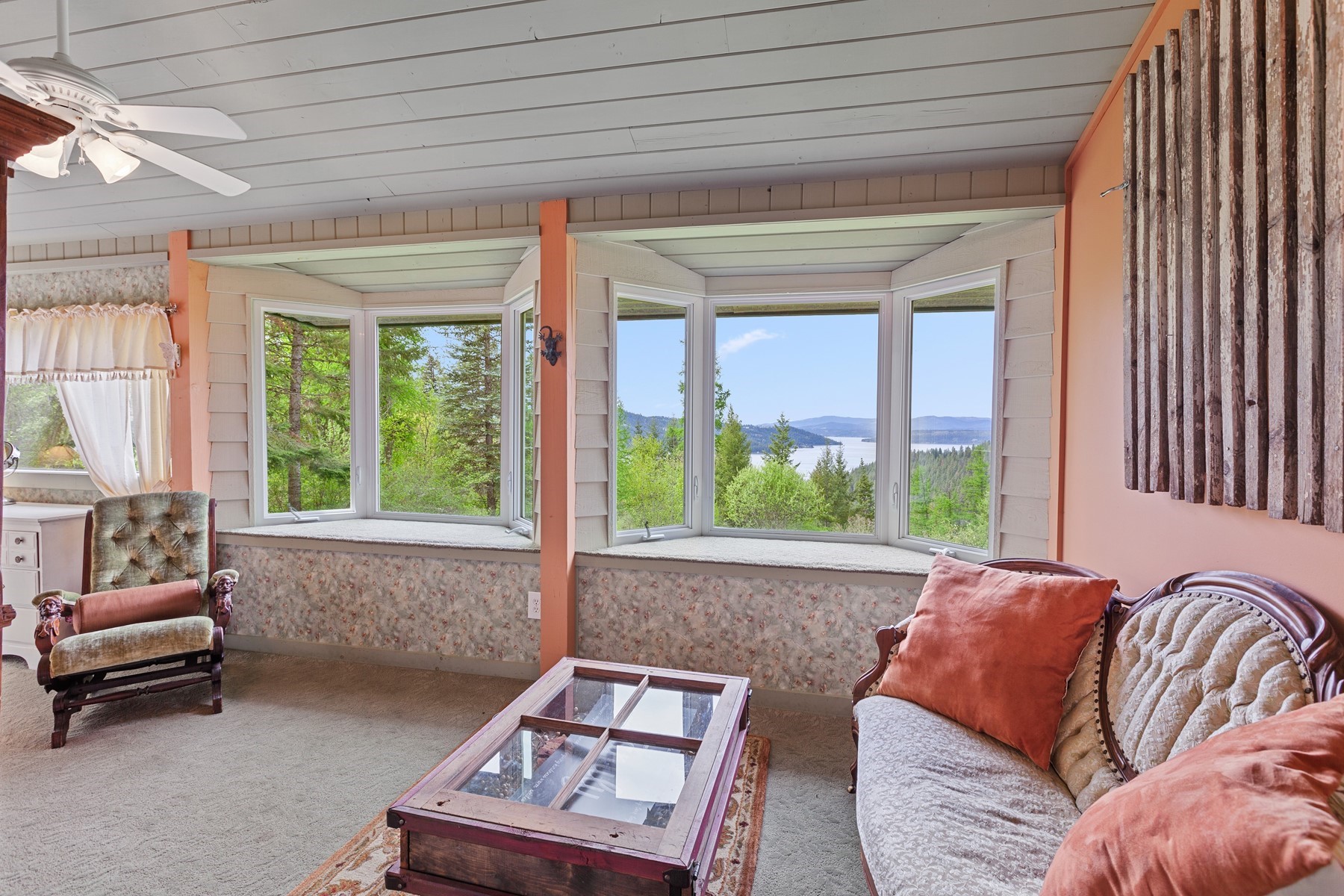  Beautiful Home with Expansive Lake Views - 物件實景