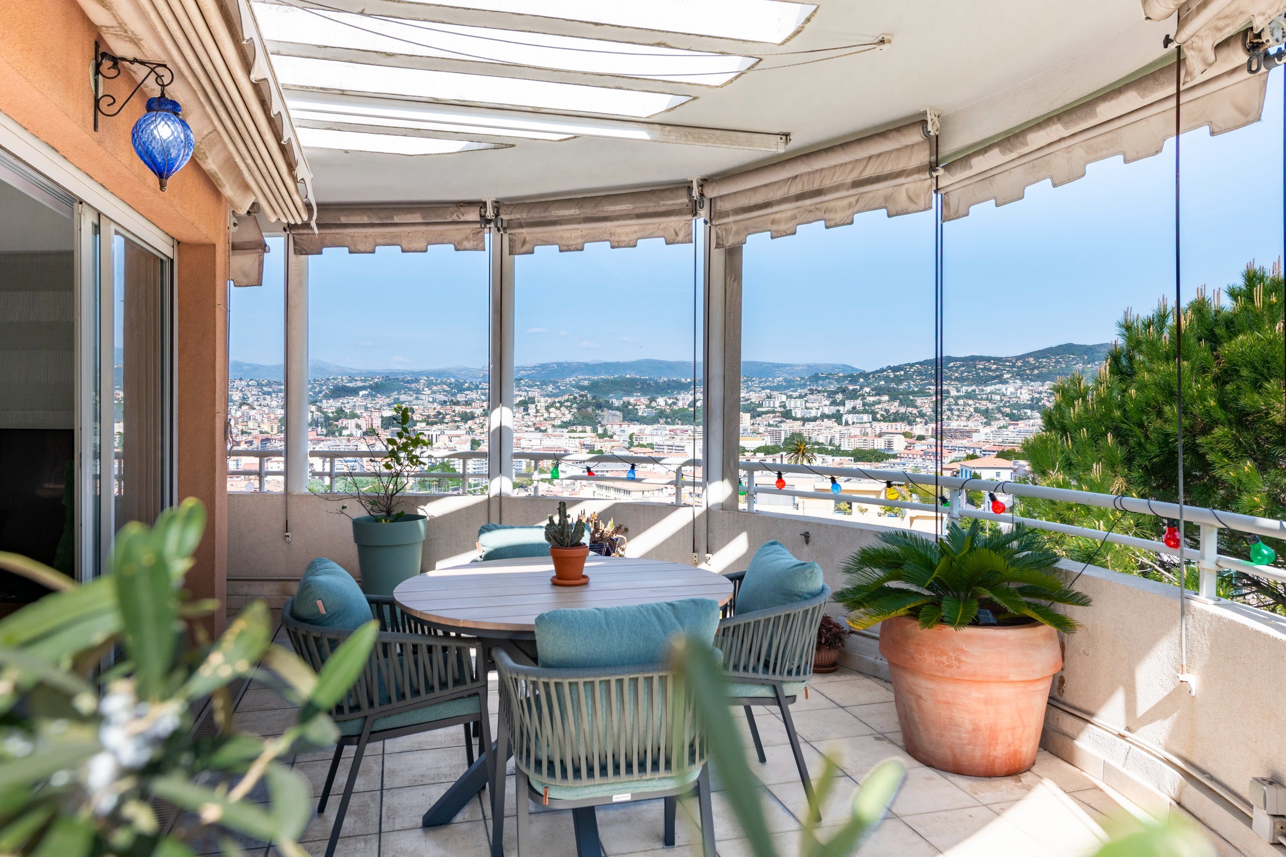  Nice Mont Boron top floor apartment with wraparound terrace and sea glimpse, Fr… - 物件實景