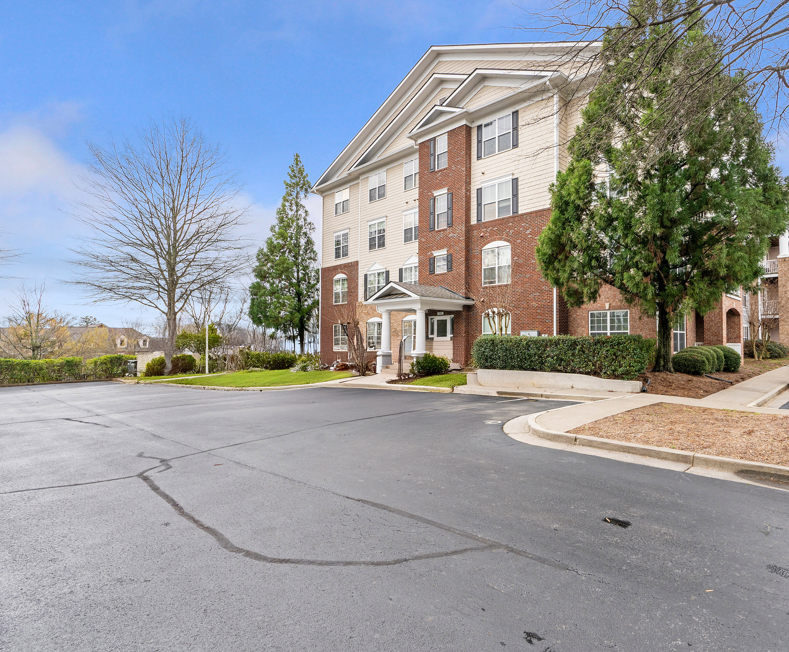  Prime Location in the Sought-After Community of Westside Commons in Alpharetta - 物件實景