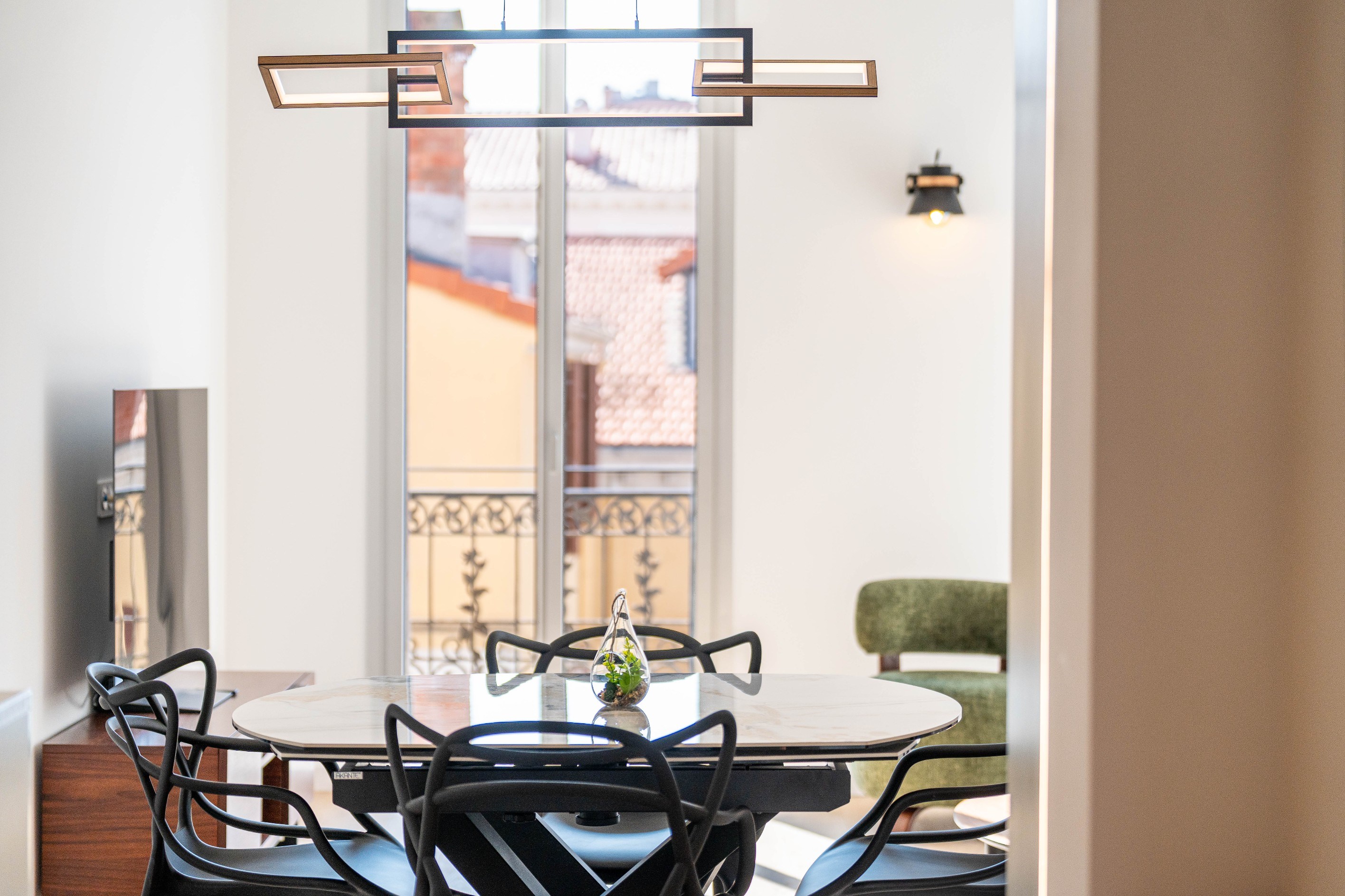  Top-floor renovated apartment with balcony, 3 bedrooms, rue Hoche Cannes city c… - 物件實景