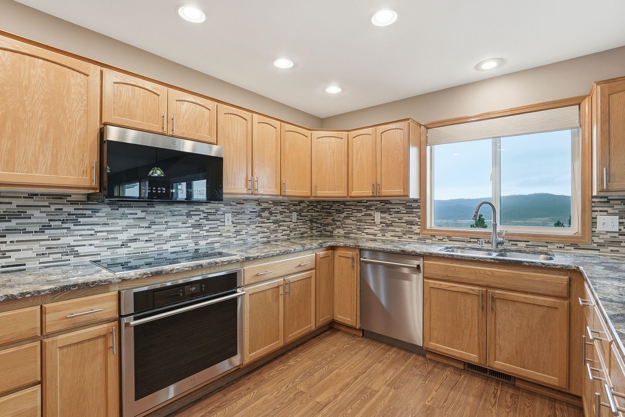 Seven Bays, Washington, 99122, United States, 5 Bedrooms Bedrooms, ,3 BathroomsBathrooms,Residential,For Sale,1992977