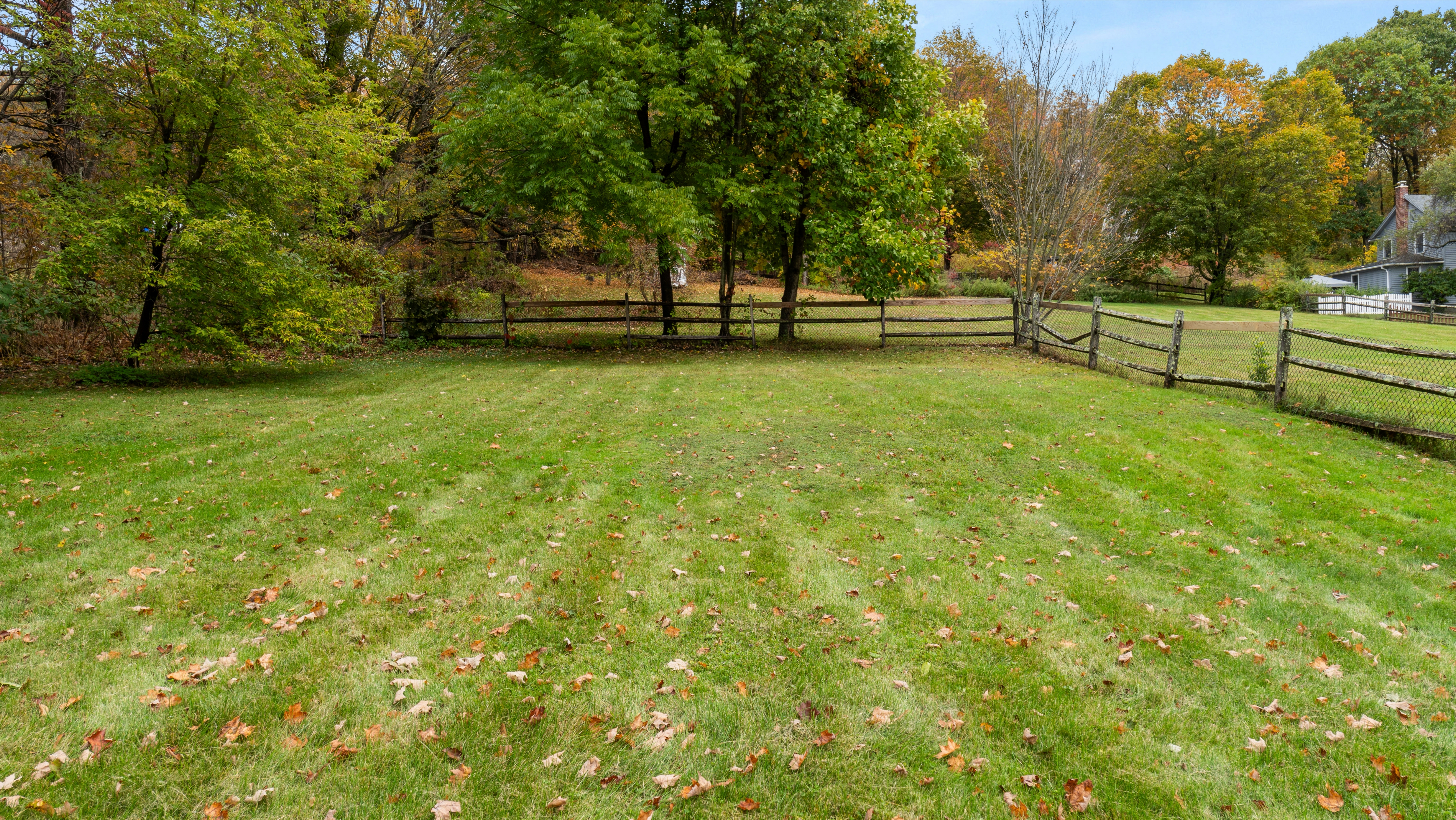  Charming Dutch Colonial in Lovely Lee Location - 物件實景