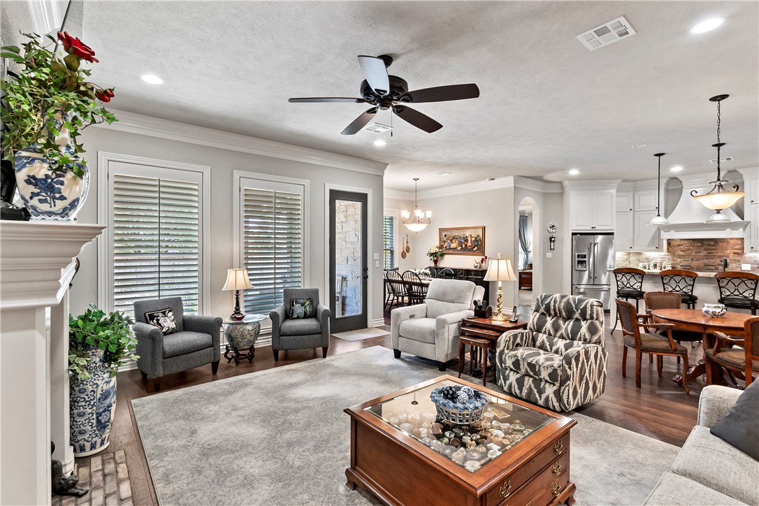 College Station, Texas, 77845, United States, 3 Bedrooms Bedrooms, ,3 BathroomsBathrooms,Residential,For Sale,1940583