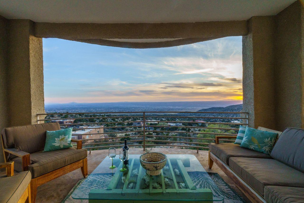 Albuquerque, New Mexico, 87122, United States, 4 Bedrooms Bedrooms, ,5 BathroomsBathrooms,Residential,For Sale,1766208