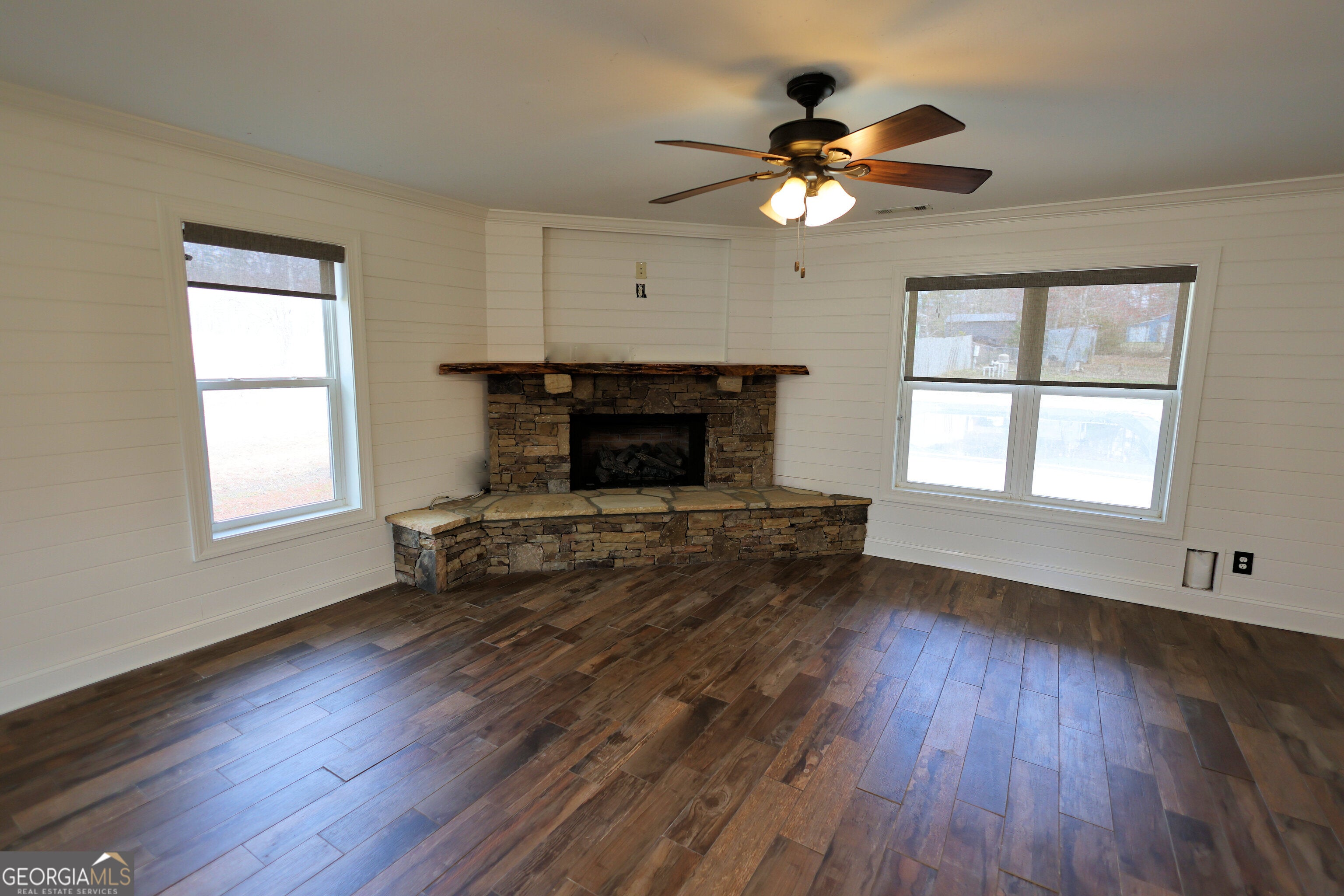 Tiger, Georgia, 30576, United States, 4 Bedrooms Bedrooms, ,3 BathroomsBathrooms,Residential,For Sale,1859073
