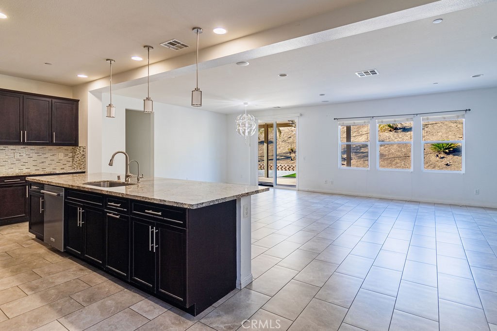 Riverside, California, 92507, United States, 5 Bedrooms Bedrooms, ,3 BathroomsBathrooms,Residential,For Sale,1983379