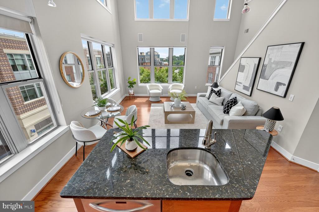 Arlington, Virginia, 22201, United States, 2 Bedrooms Bedrooms, ,2 BathroomsBathrooms,Residential,For Sale,1927773