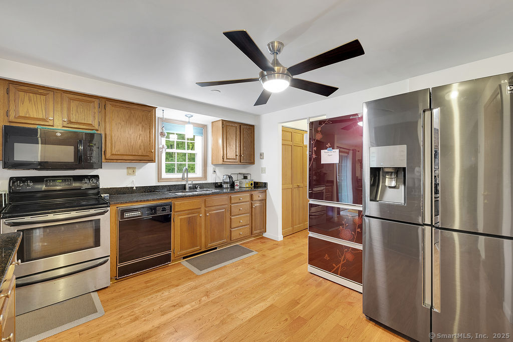 New Milford, Connecticut, 06776, United States, 4 Bedrooms Bedrooms, ,3 BathroomsBathrooms,Residential,For Sale,1926177
