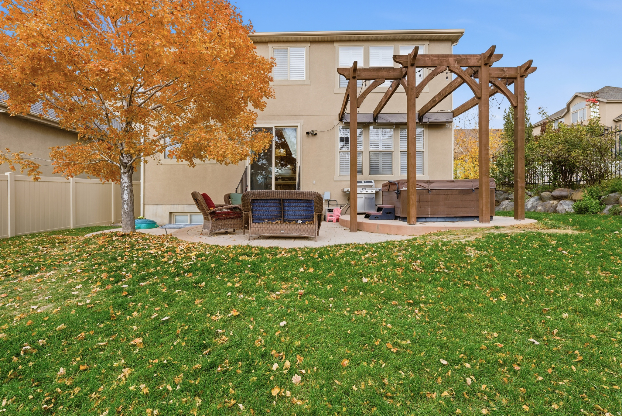 Sandy, Utah, 84092, United States, 4 Bedrooms Bedrooms, ,3 BathroomsBathrooms,Residential,For Sale,1992132