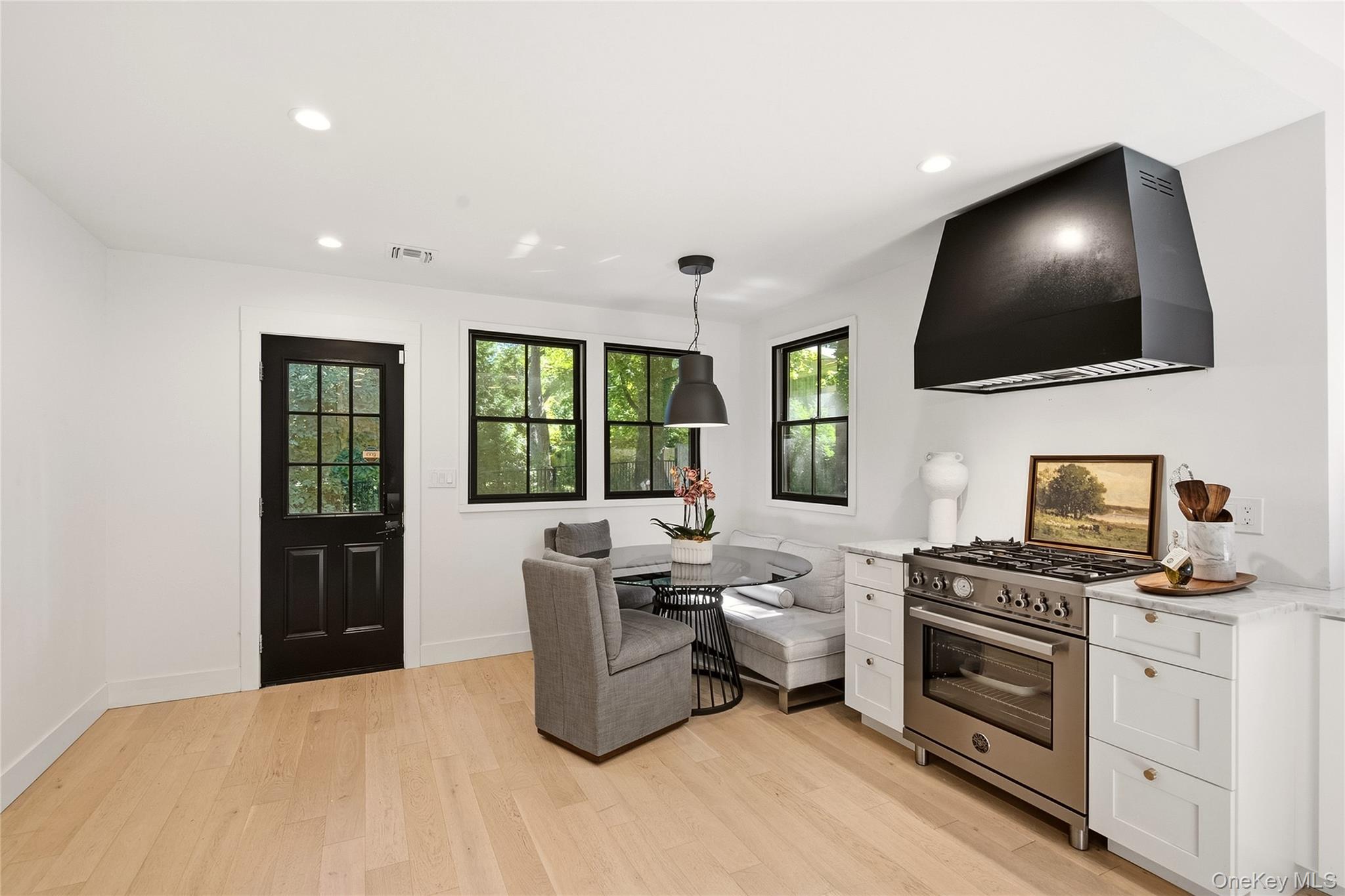  10 The Locusts, Roslyn Estates, NY, 11576 - 物件實景