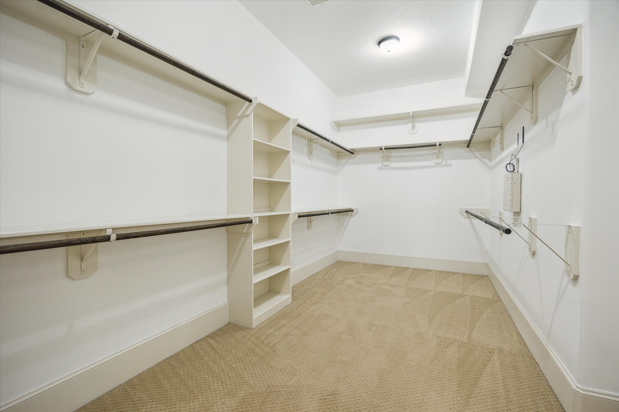  5411 Gibson Street - 物件實景