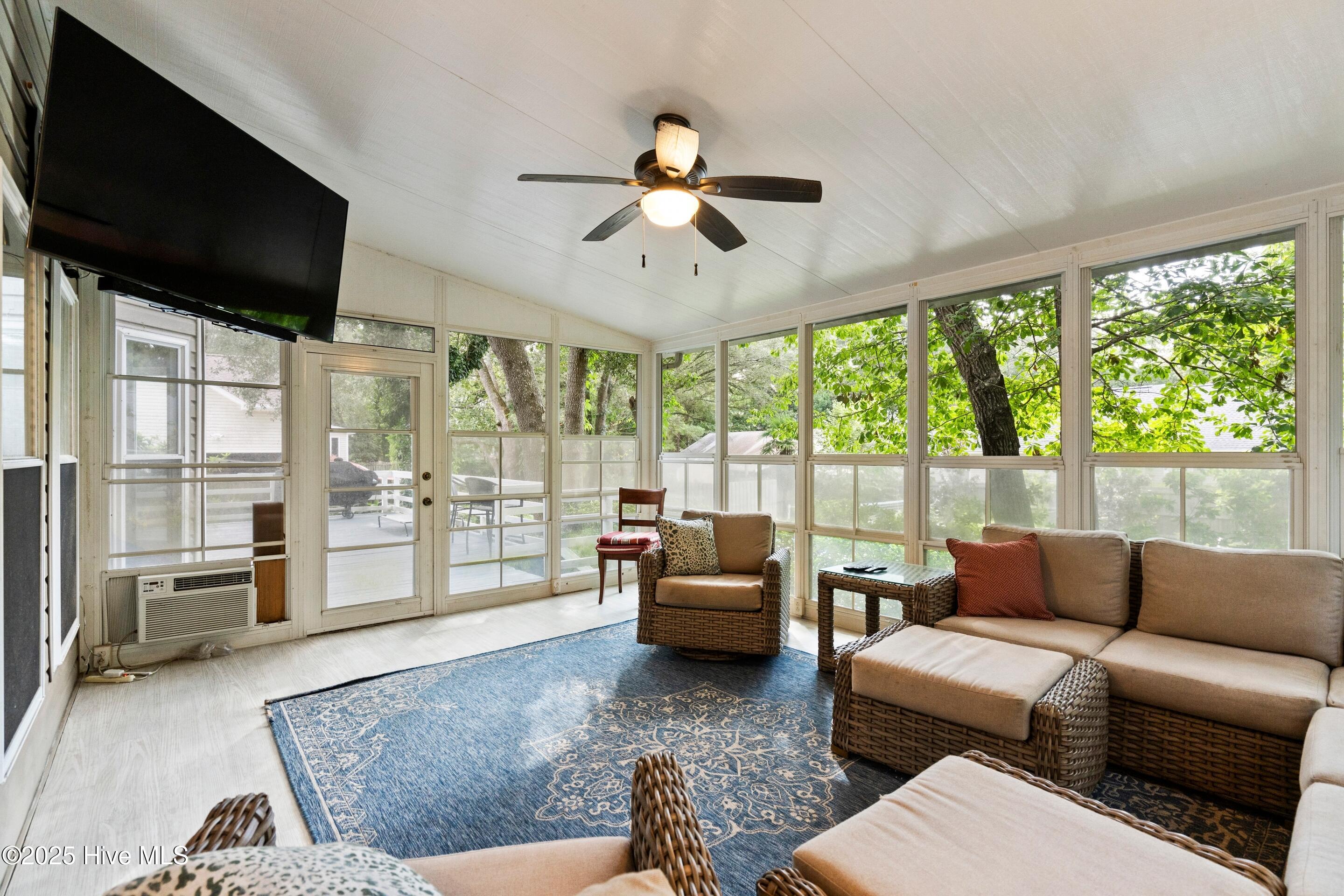 Wilmington, North Carolina, 28411, United States, 4 Bedrooms Bedrooms, ,3 BathroomsBathrooms,Residential,For Sale,1924984
