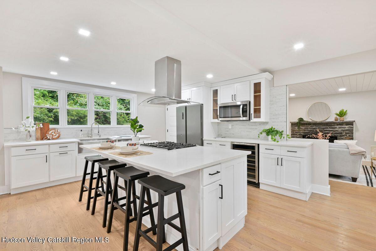 Woodstock, New York, 12498, United States, 4 Bedrooms Bedrooms, ,3 BathroomsBathrooms,Residential,For Sale,1991084