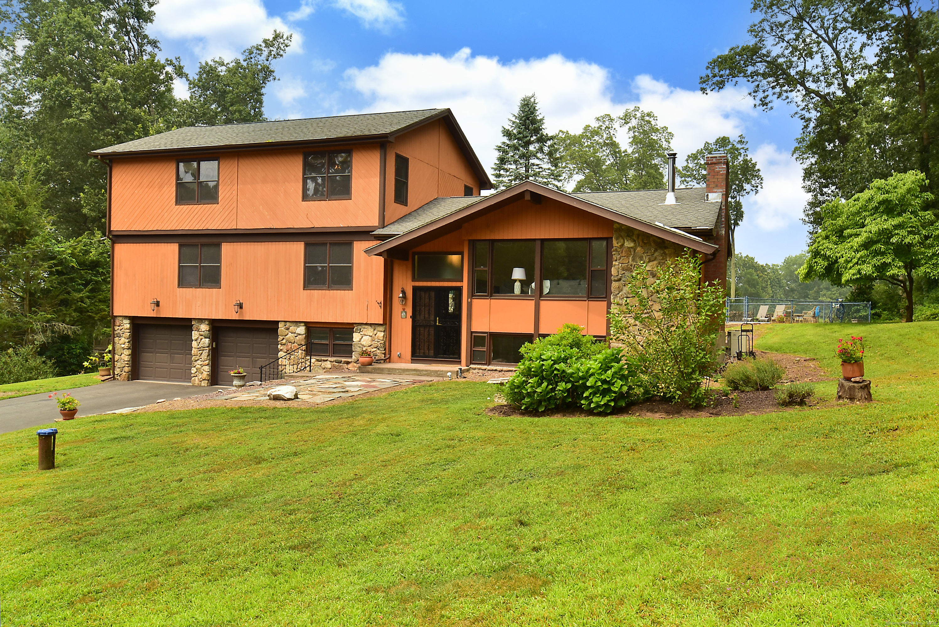 Ellington, Connecticut, 06029, United States, 5 Bedrooms Bedrooms, ,4 BathroomsBathrooms,Residential,For Sale,1911965