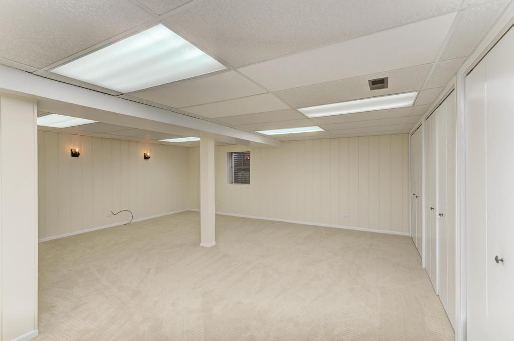 Arlington Heights, Illinois, 60005, United States, 5 Bedrooms Bedrooms, ,3 BathroomsBathrooms,Residential,For Sale,2001547