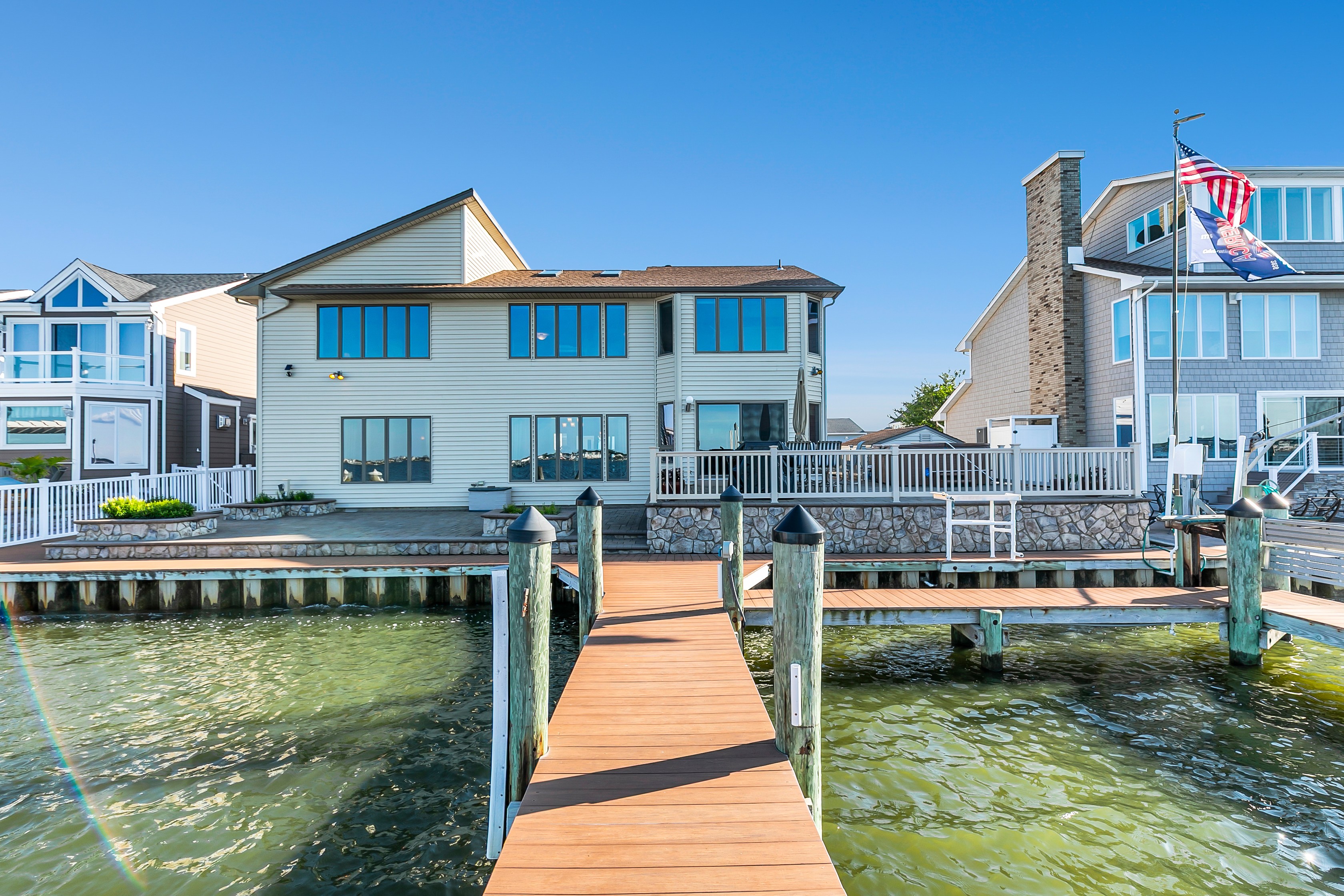  A Rare Bayfront Retreat on Silver Bay - 物件實景