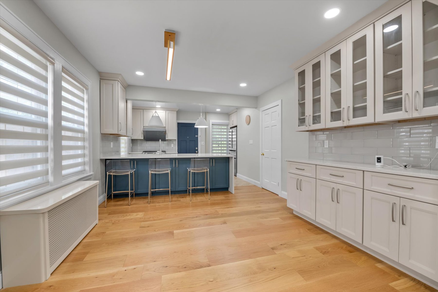  ?REMARKABLY RENOVATED SEMI DETACHED HOME IN FOREST HILLS HILLS? - 物件實景