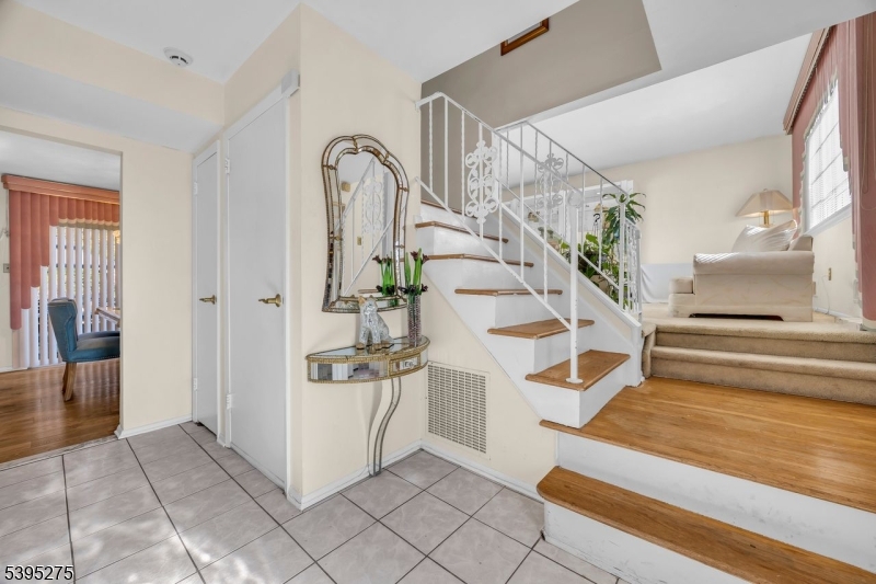 Franklin Twp., New Jersey, 08873, United States, 4 Bedrooms Bedrooms, ,3 BathroomsBathrooms,Residential,For Sale,1988990