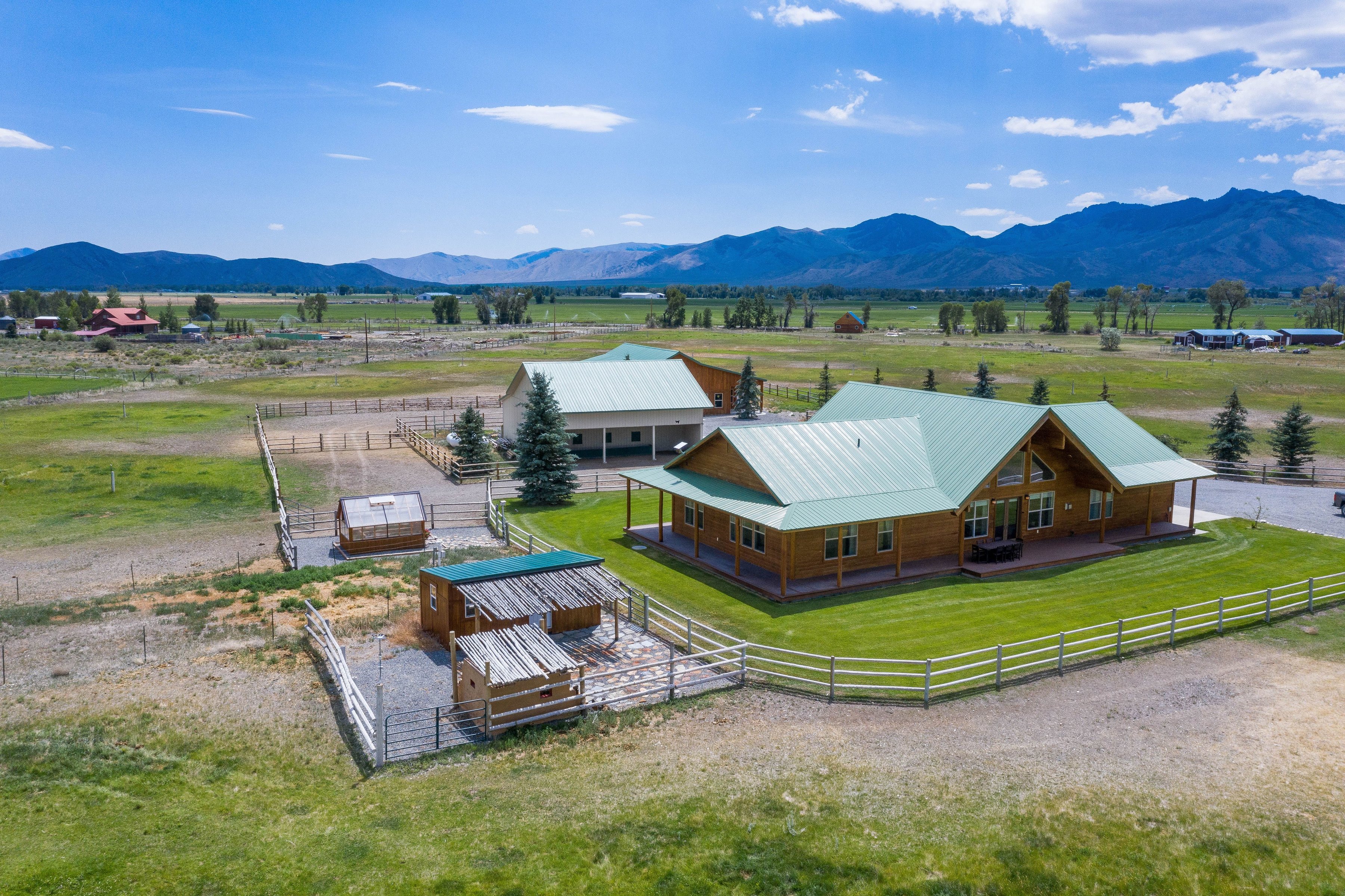  Equestrian Estate at the Base of Mt. Borah - 物件實景