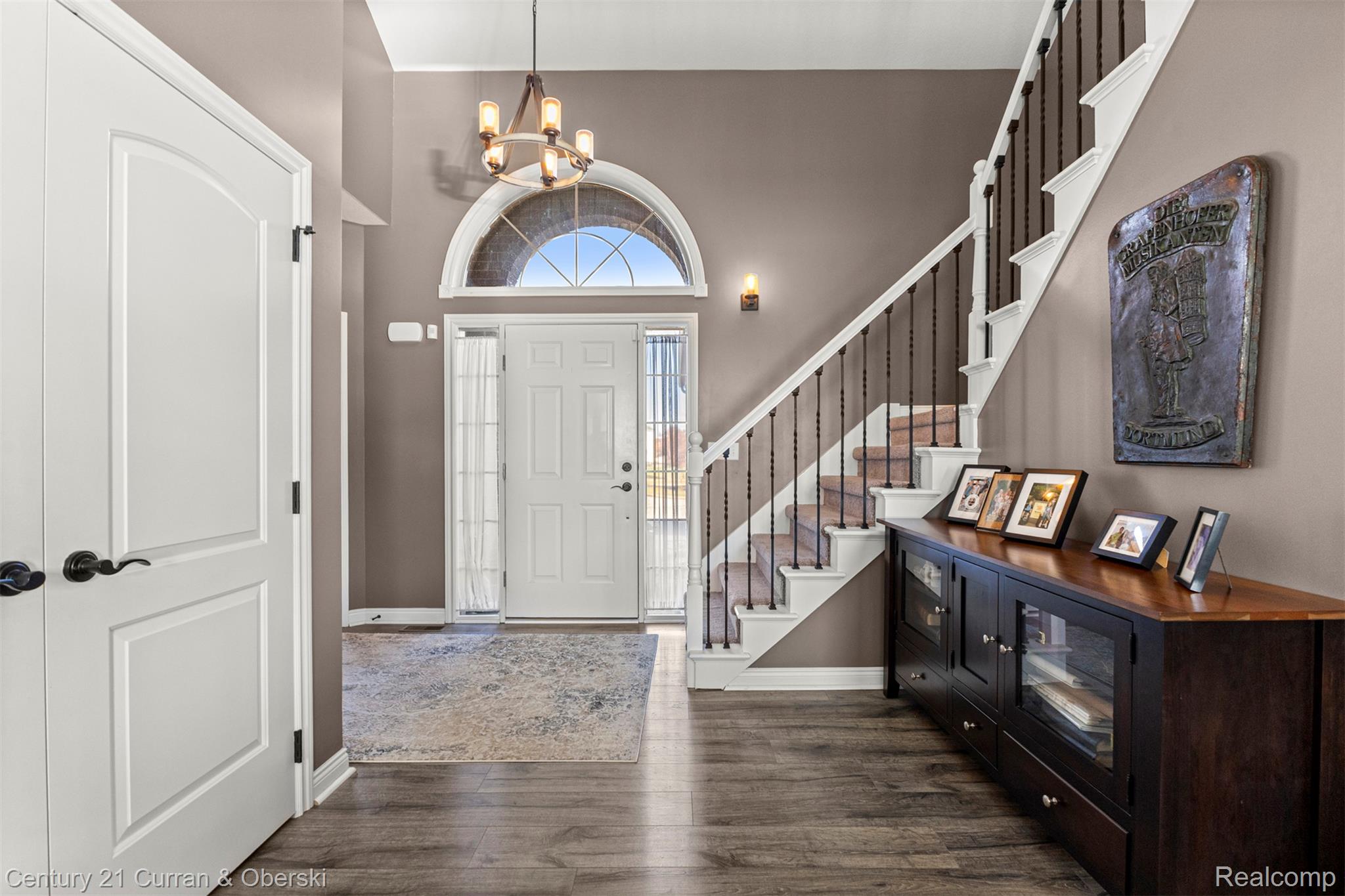 Monroe, Michigan, 48161, United States, 4 Bedrooms Bedrooms, ,3 BathroomsBathrooms,Residential,For Sale,2009653