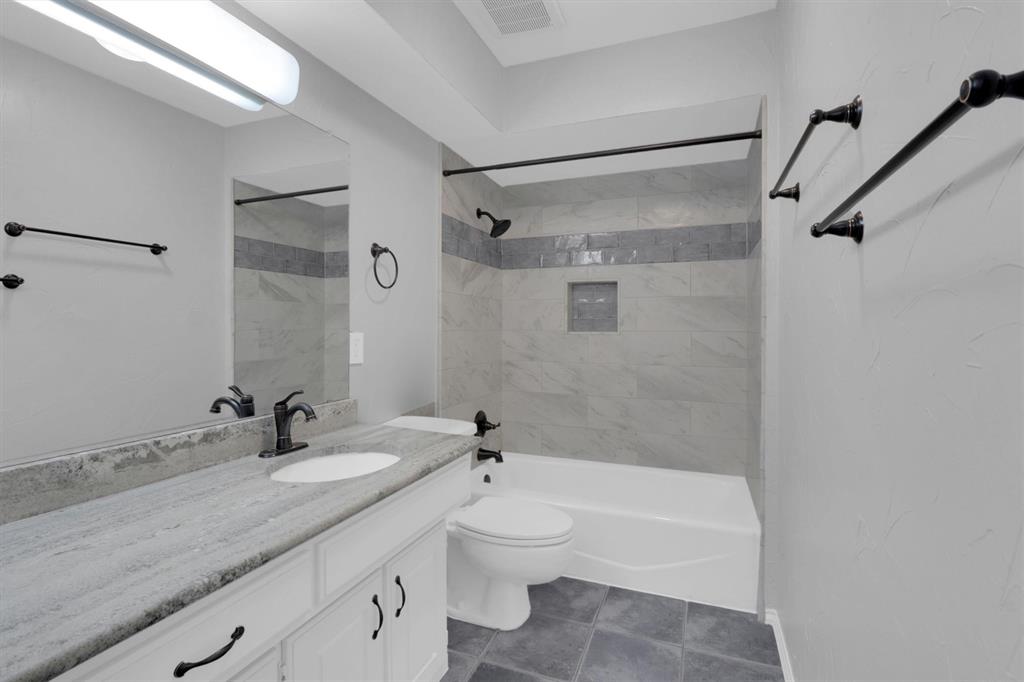 Highland Village, Texas, 75077, United States, 4 Bedrooms Bedrooms, ,2 BathroomsBathrooms,Residential,For Sale,1928390