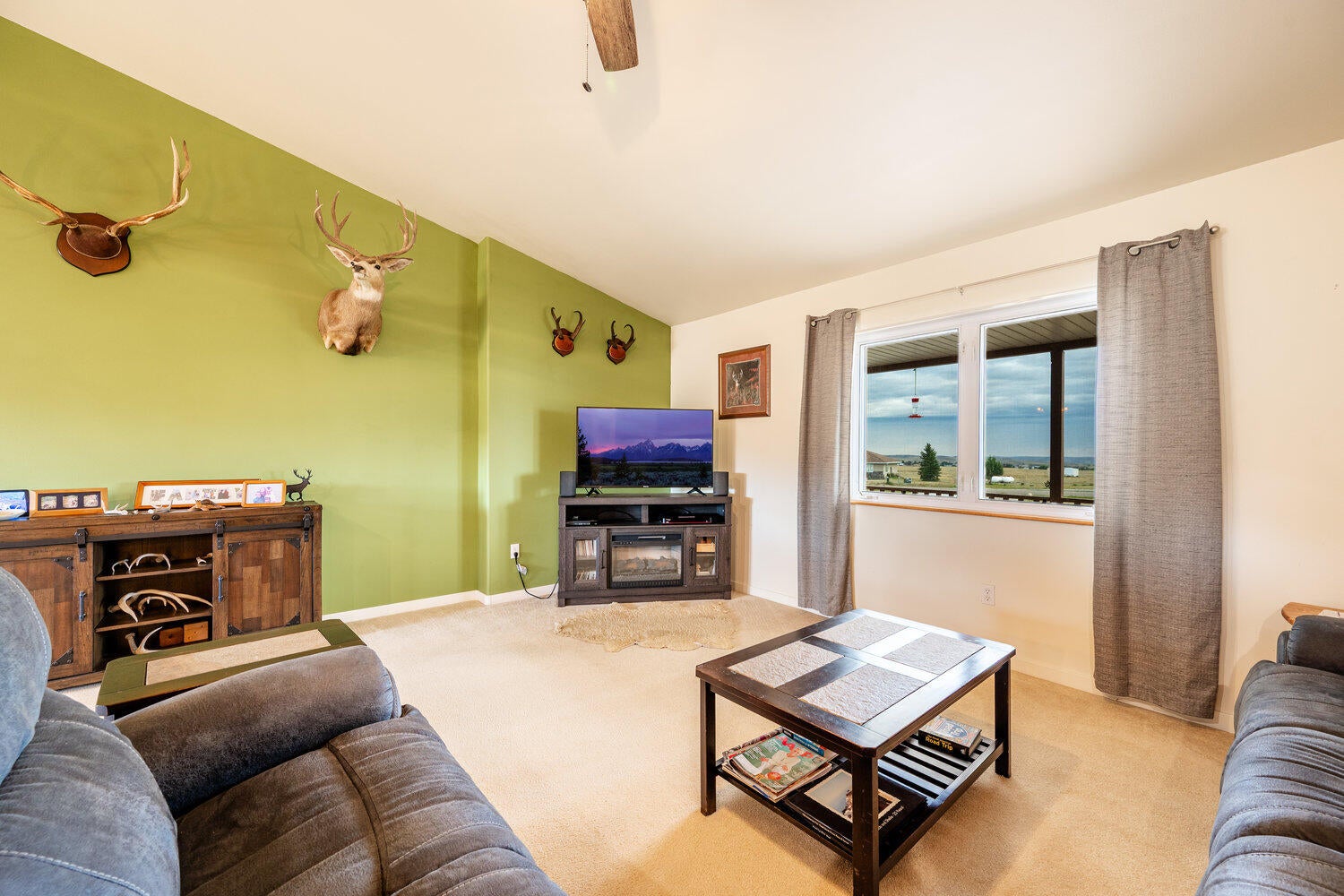 Buffalo, Wyoming, 82834, United States, 3 Bedrooms Bedrooms, ,2 BathroomsBathrooms,Residential,For Sale,1982571