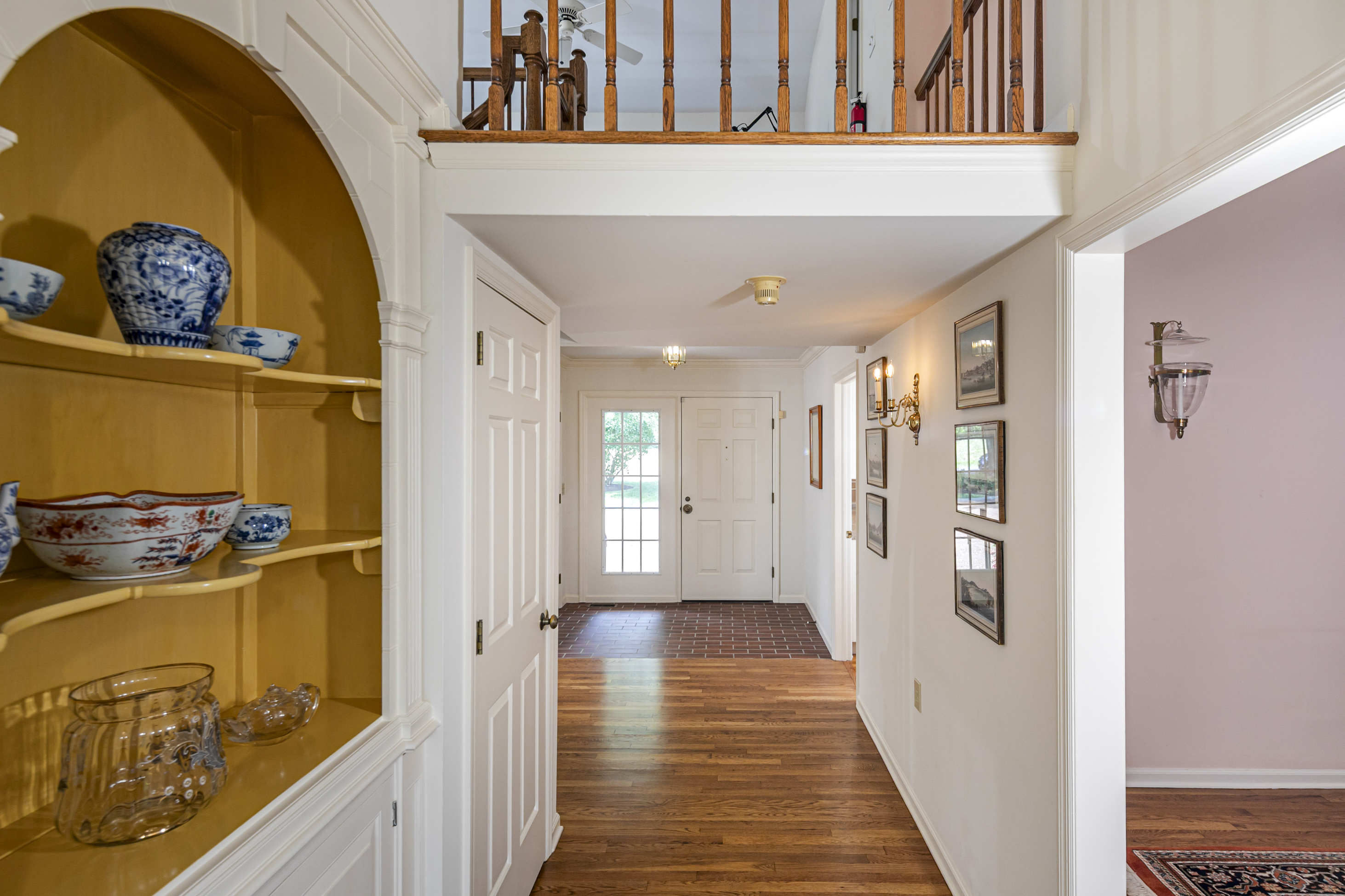  Stand-Out Home in The Glen Features Pastoral Views and Soaring Ceilings - 物件實景