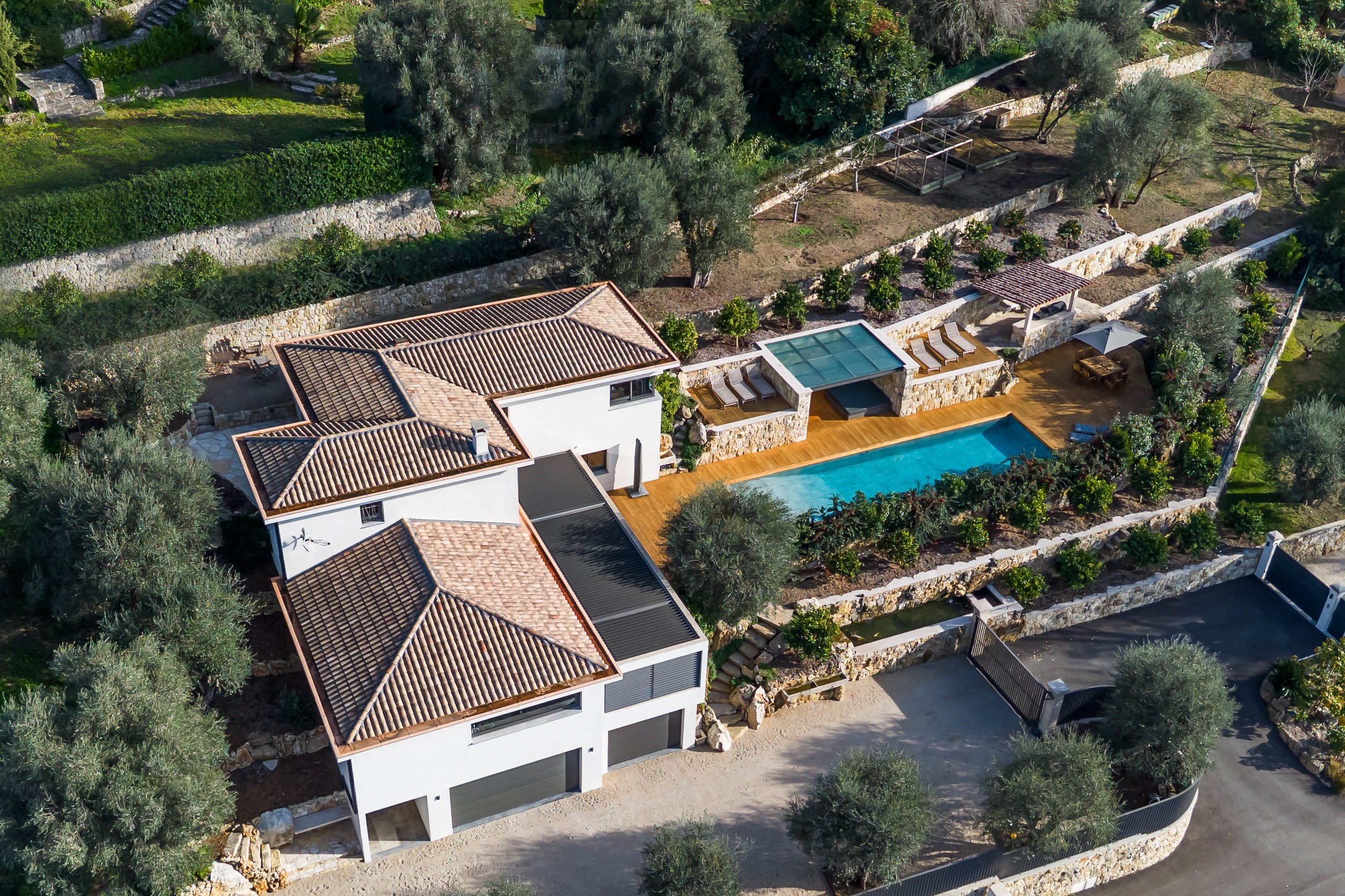  Mougins near Cannes, contemporary villa 283 sqm with pool in secure estate - 物件實景