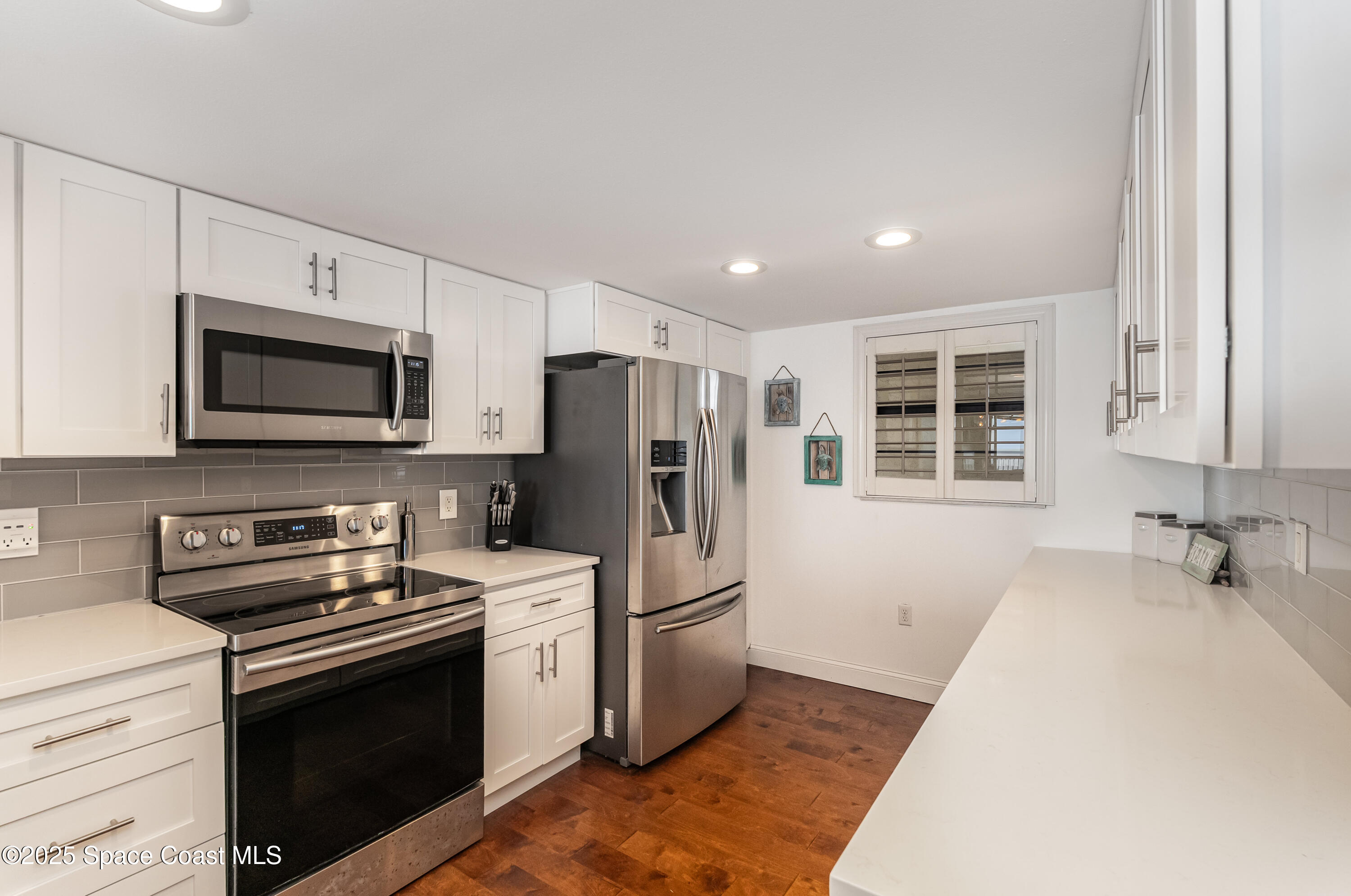 Cocoa Beach, Florida, 32931, United States, 2 Bedrooms Bedrooms, ,2 BathroomsBathrooms,Residential,For Sale,1979043