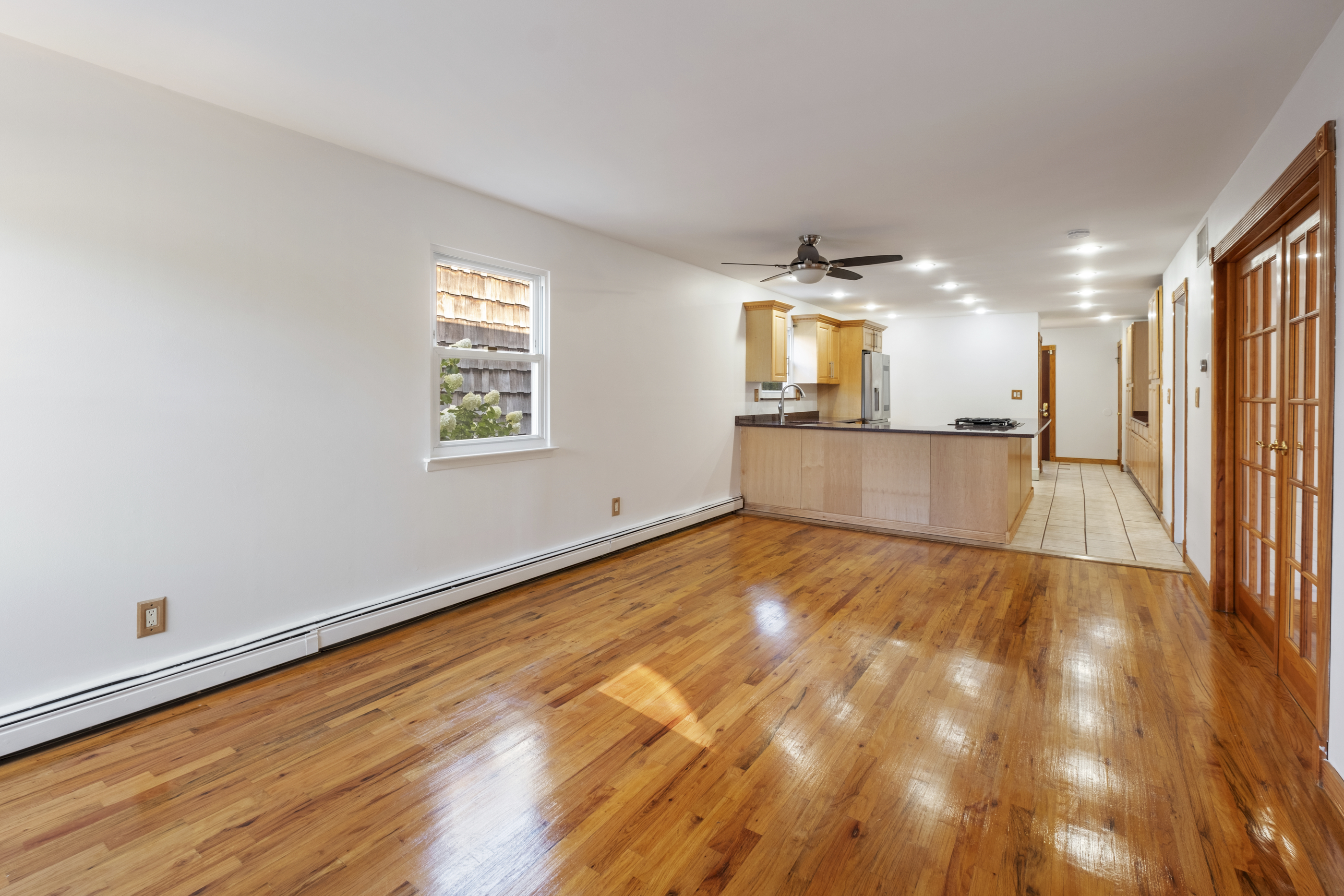 Floral Park, New York, 11001, United States, 5 Bedrooms Bedrooms, ,4 BathroomsBathrooms,Residential,For Sale,1980270