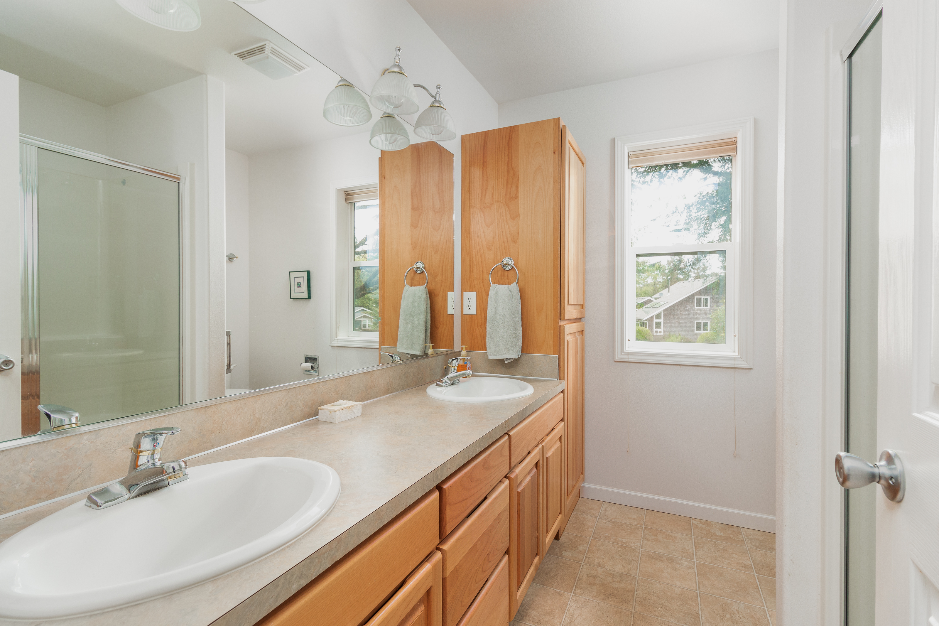 Neskowin, Oregon, 97149, United States, 3 Bedrooms Bedrooms, ,3 BathroomsBathrooms,Residential,For Sale,1927919