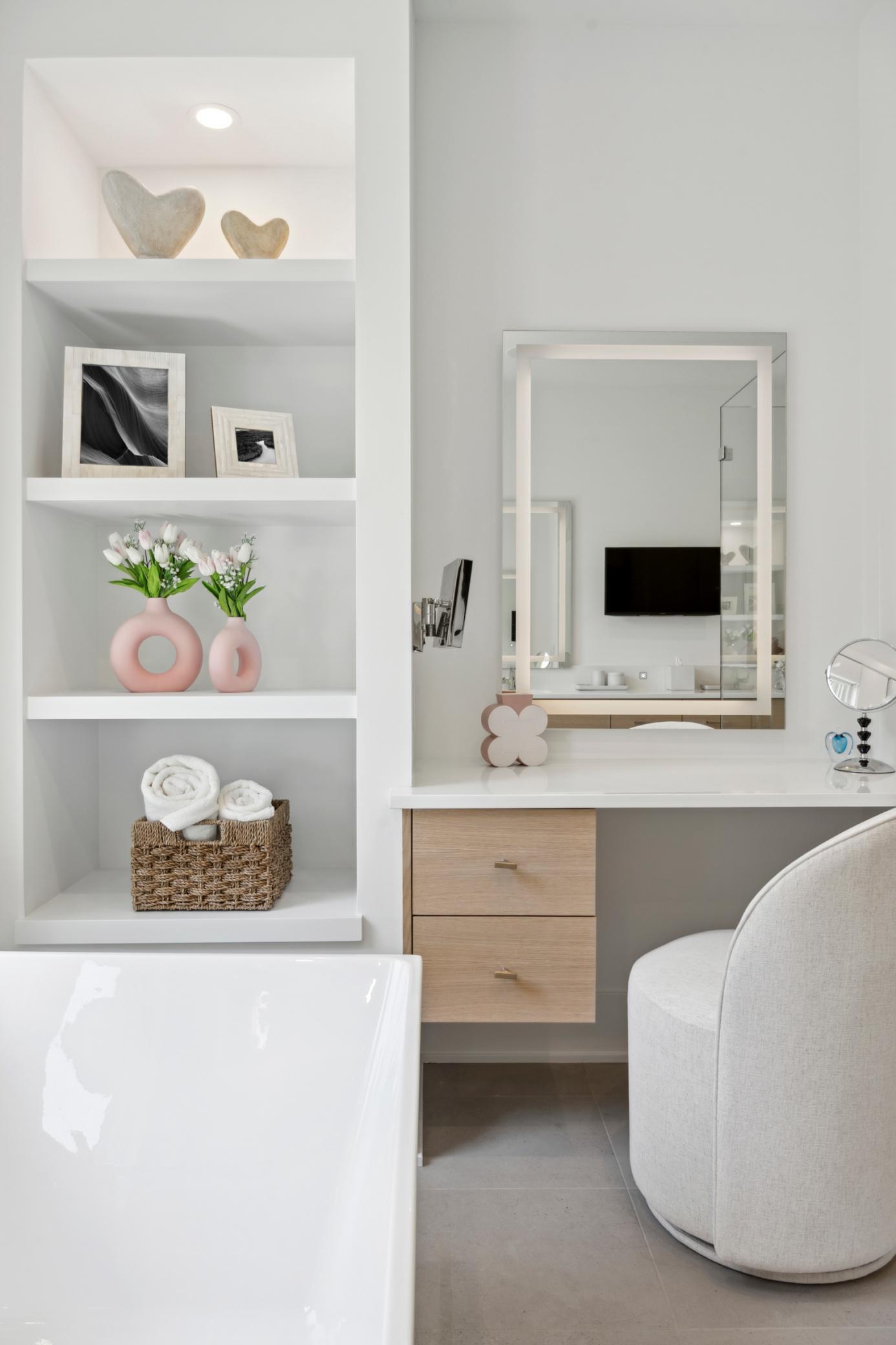 Chanhassen, Minnesota, 55317, United States, 4 Bedrooms Bedrooms, ,4 BathroomsBathrooms,Residential,For Sale,1994530