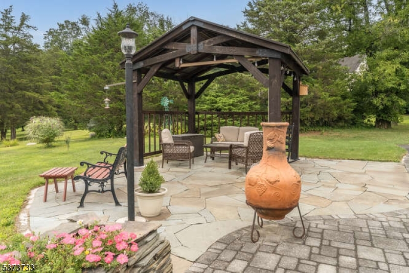 Columbia, New Jersey, 07832, United States, 3 Bedrooms Bedrooms, ,3 BathroomsBathrooms,Residential,For Sale,1977170