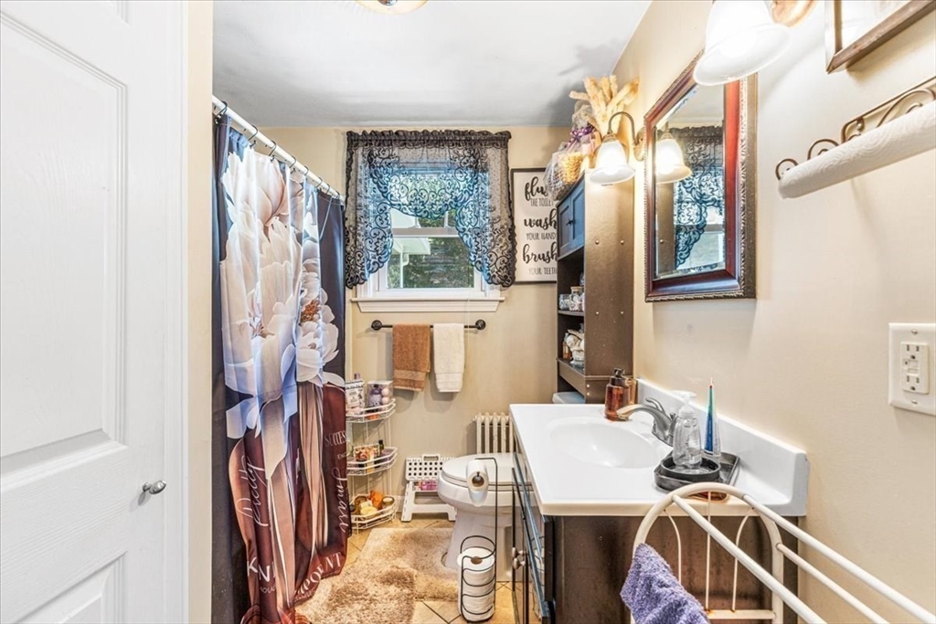 North Attleboro, Massachusetts, 02760, United States, 3 Bedrooms Bedrooms, ,Residential,For Sale,1872868