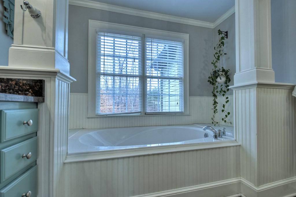 Talking Rock, Georgia, 30175, United States, 4 Bedrooms Bedrooms, ,4 BathroomsBathrooms,Residential,For Sale,1692764