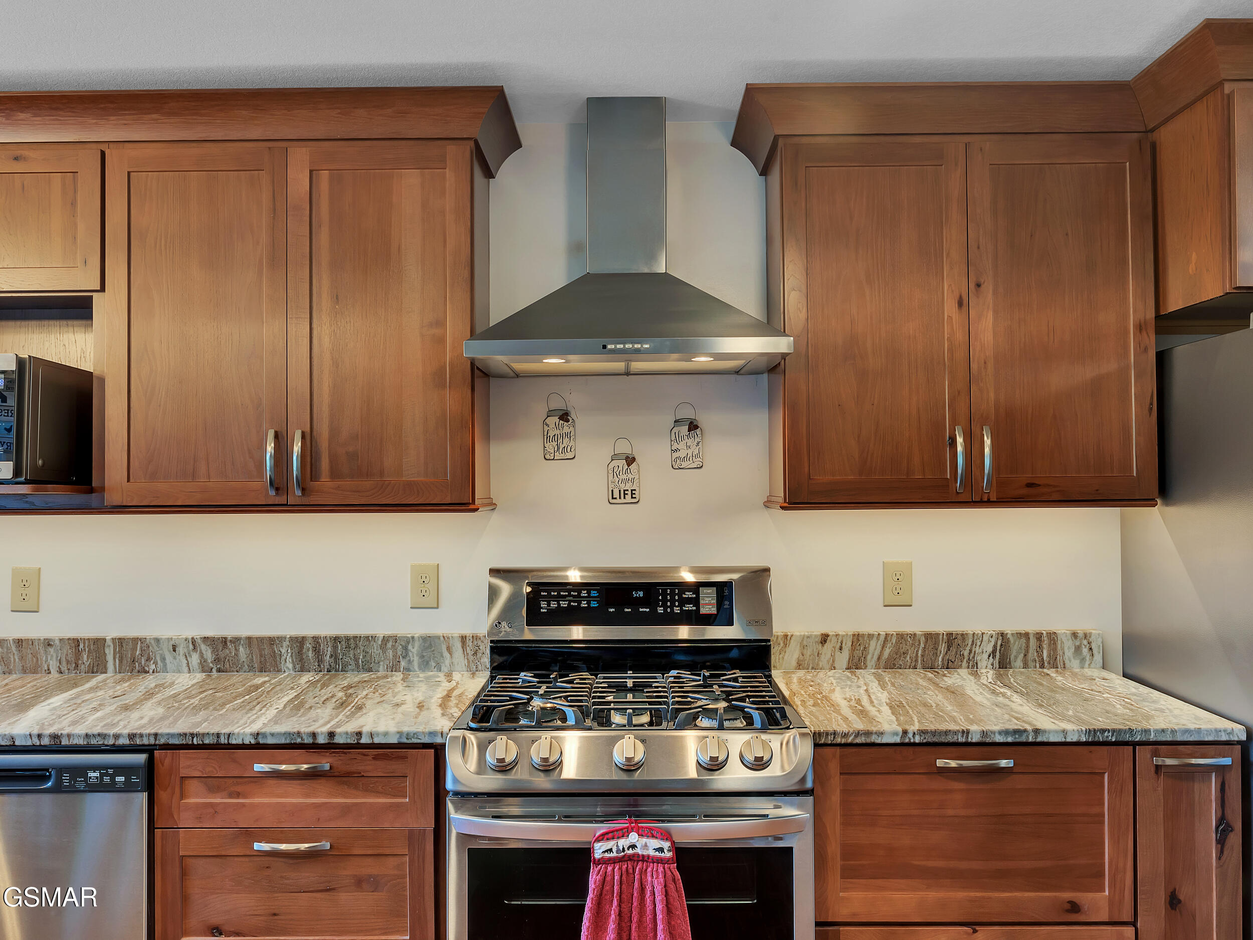 Gatlinburg, Tennessee, 37738, United States, 3 Bedrooms Bedrooms, ,4 BathroomsBathrooms,Residential,For Sale,1828723