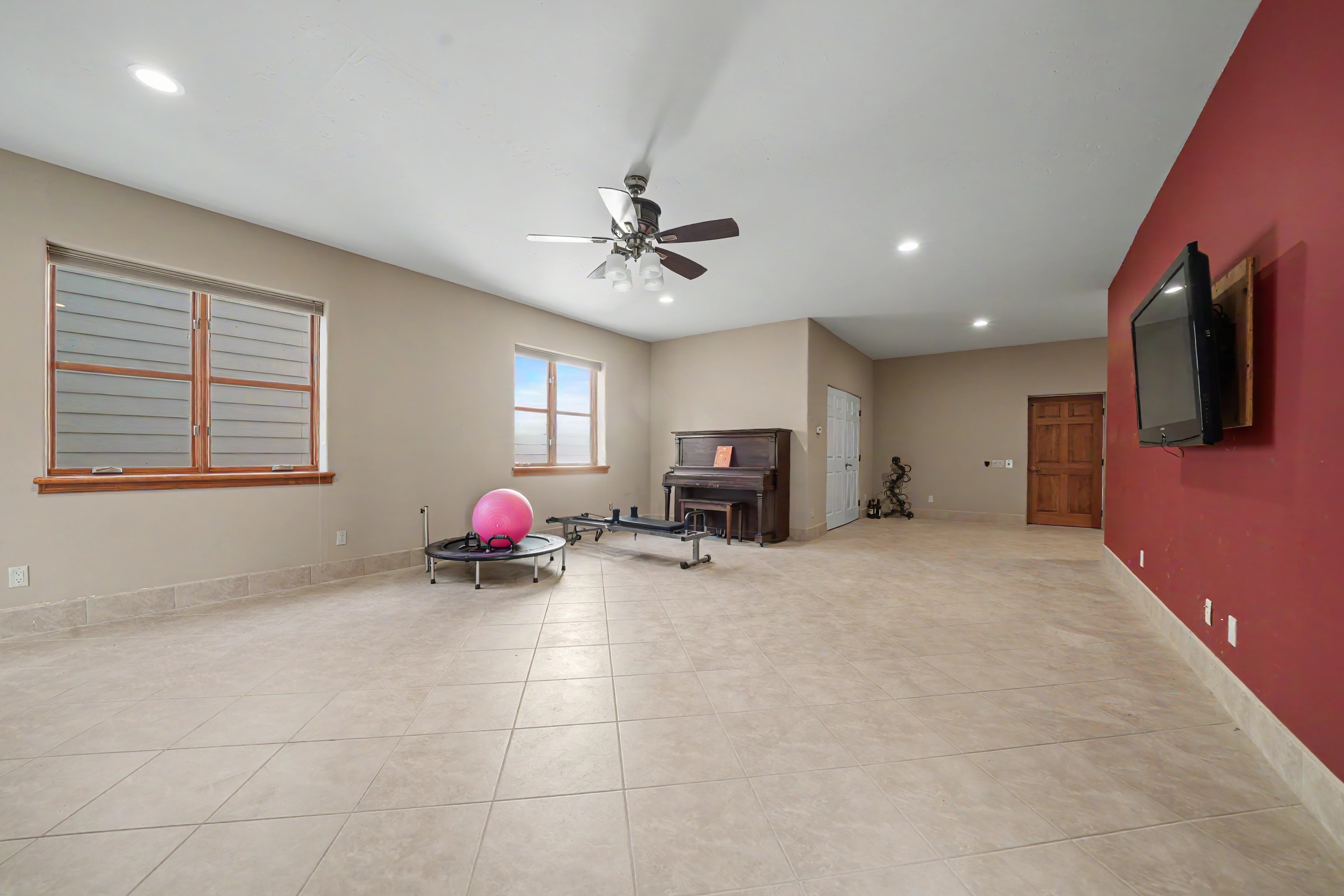  40 Acres - Fully Wheelchair Accessible - Indoor Pool - 物件實景