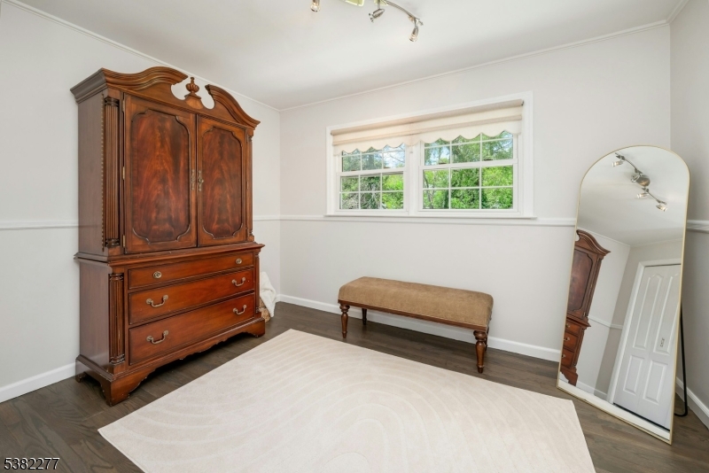 Springfield Twp., New Jersey, 07081, United States, 4 Bedrooms Bedrooms, ,3 BathroomsBathrooms,Residential,For Sale,1938892
