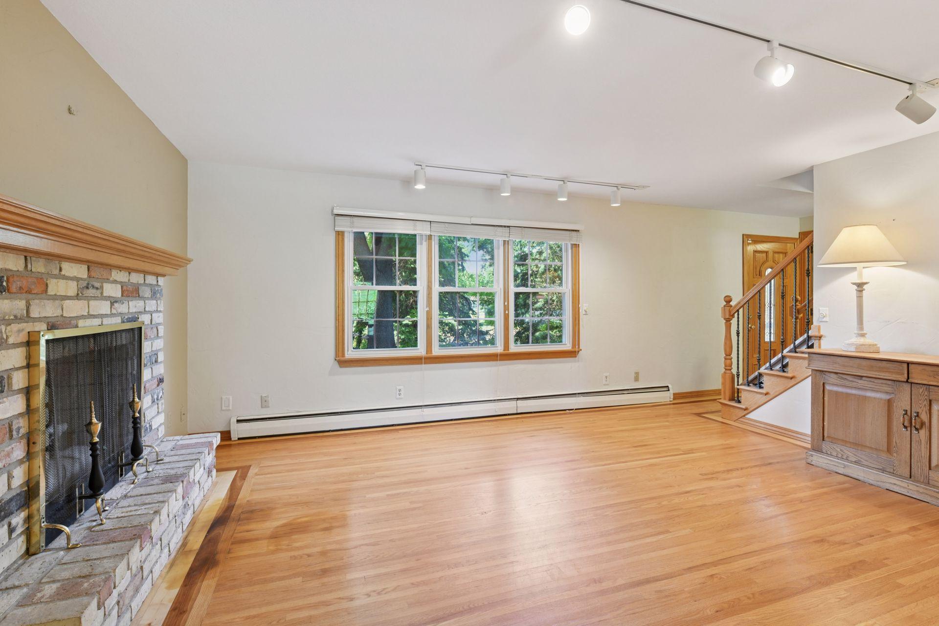 Minnetrista, Minnesota, 55364, United States, 3 Bedrooms Bedrooms, ,2 BathroomsBathrooms,Residential,For Sale,1902548