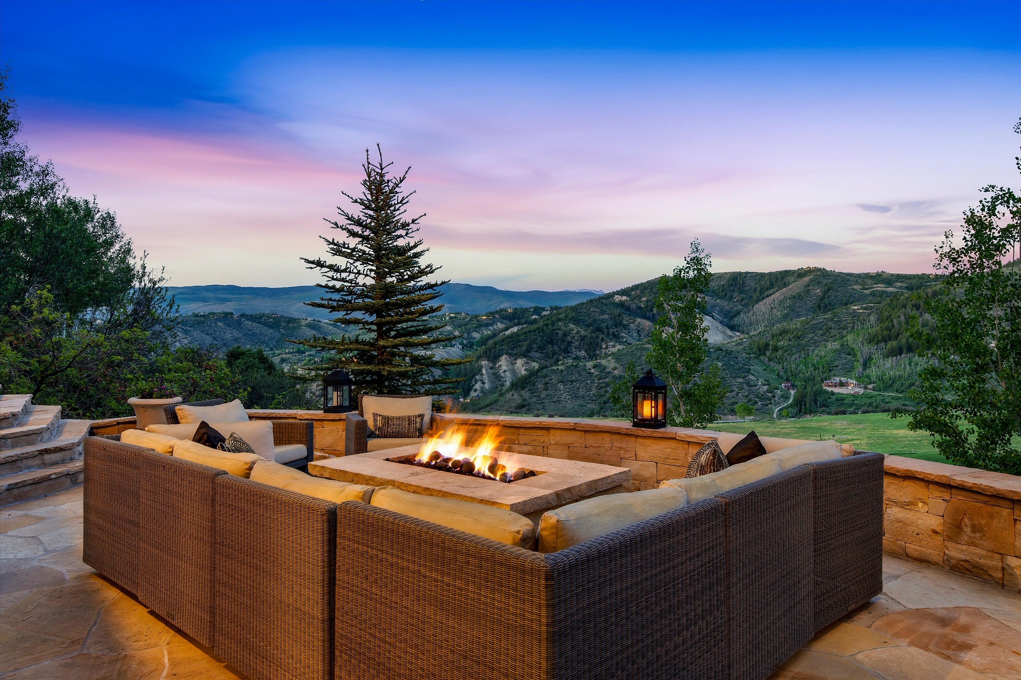  35 Stag Gulch Court Embraces Open Space Meadows With Golf Course Access - 物件實景