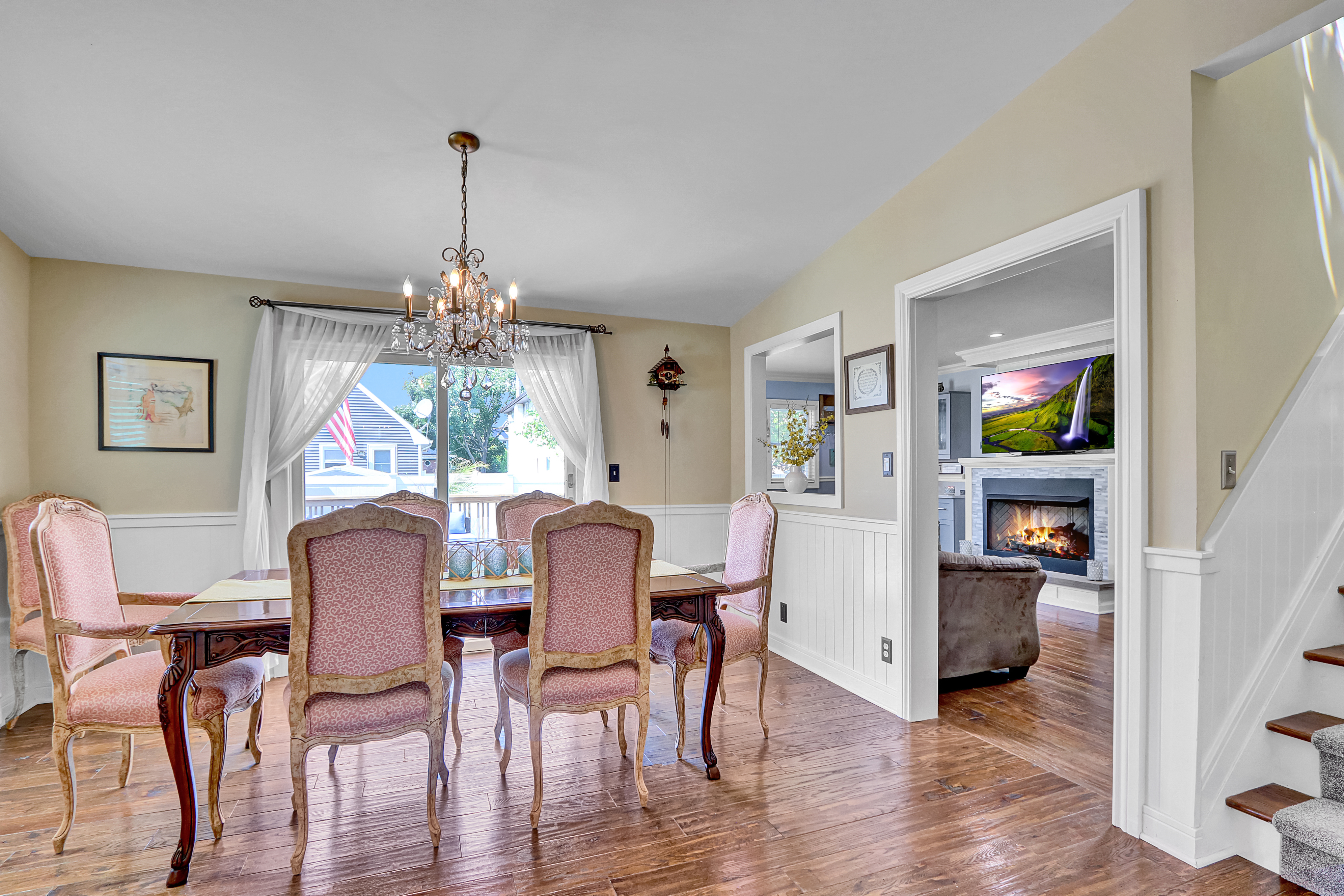 Babylon, New York, 11702, United States, 4 Bedrooms Bedrooms, ,2 BathroomsBathrooms,Residential,For Sale,1921304
