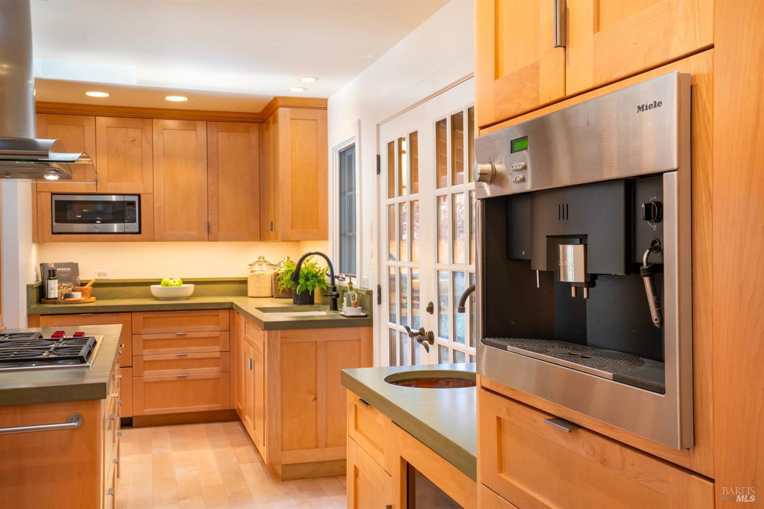 St. Helena, California, 94574, United States, 3 Bedrooms Bedrooms, ,5 BathroomsBathrooms,Residential,For Sale,1998865