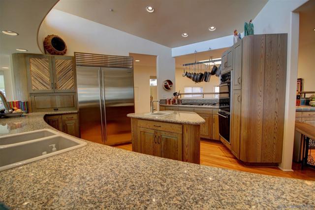 La Mesa, California, 91941, United States, 4 Bedrooms Bedrooms, ,5 BathroomsBathrooms,Residential,For Sale,1844670