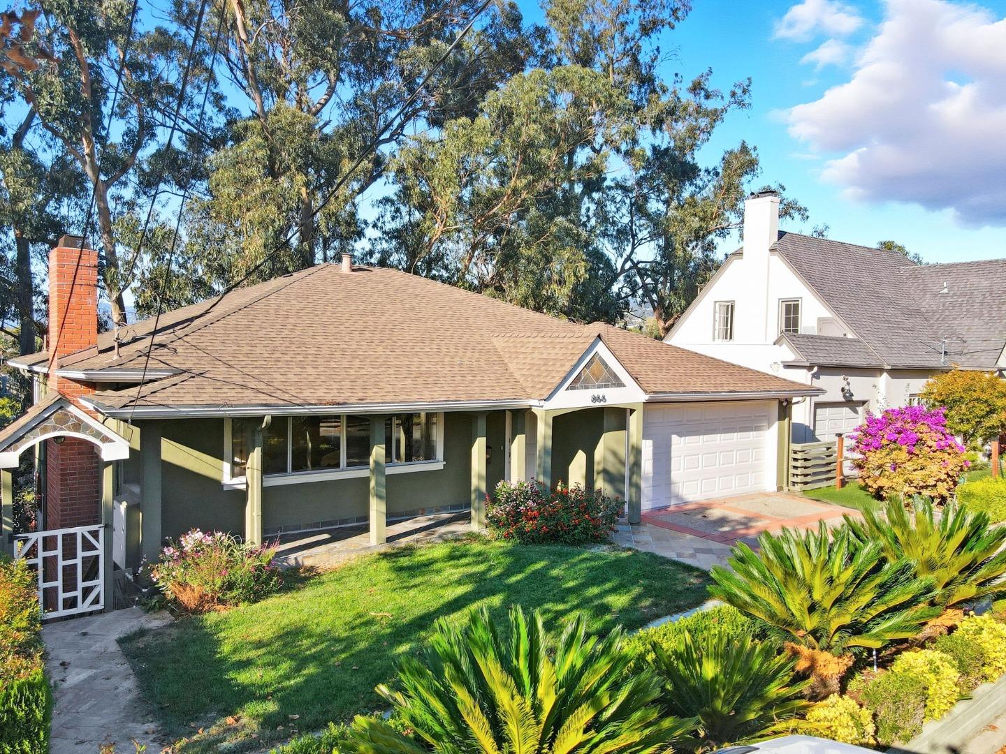 Oakland, California, 94610, United States, 4 Bedrooms Bedrooms, ,4 BathroomsBathrooms,Residential,For Sale,1987505