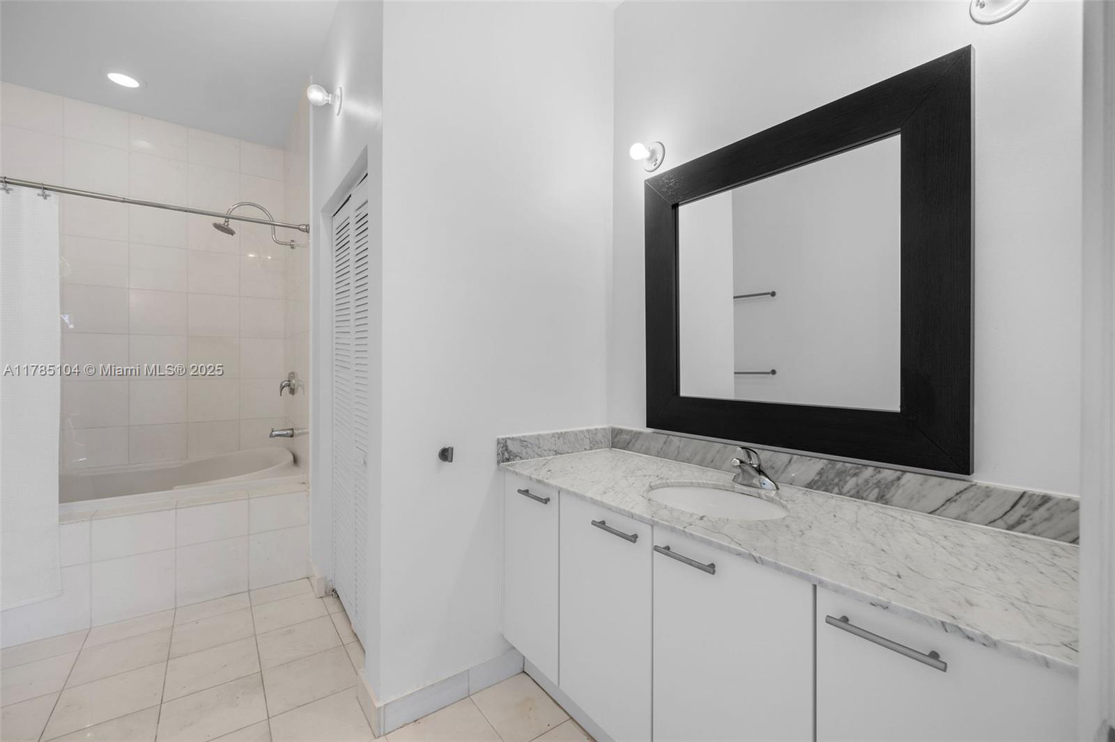 Miami Beach, Florida, 33139, United States, 1 Bedroom Bedrooms, ,1 BathroomBathrooms,Residential,For Sale,1778357