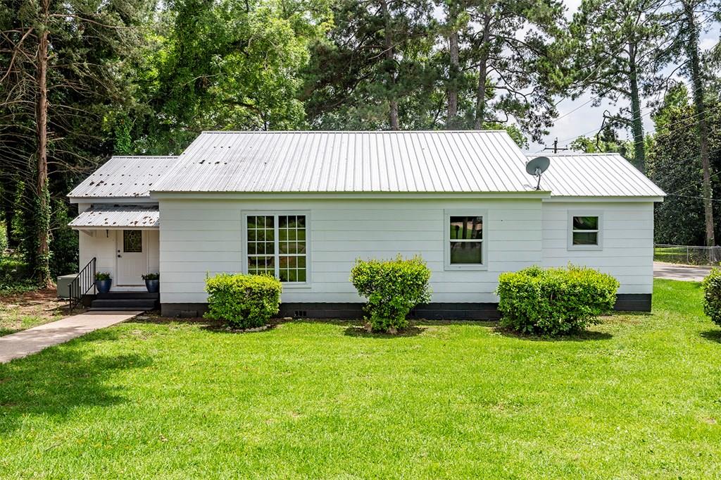 Johnson St, Dawson, GA 39842
