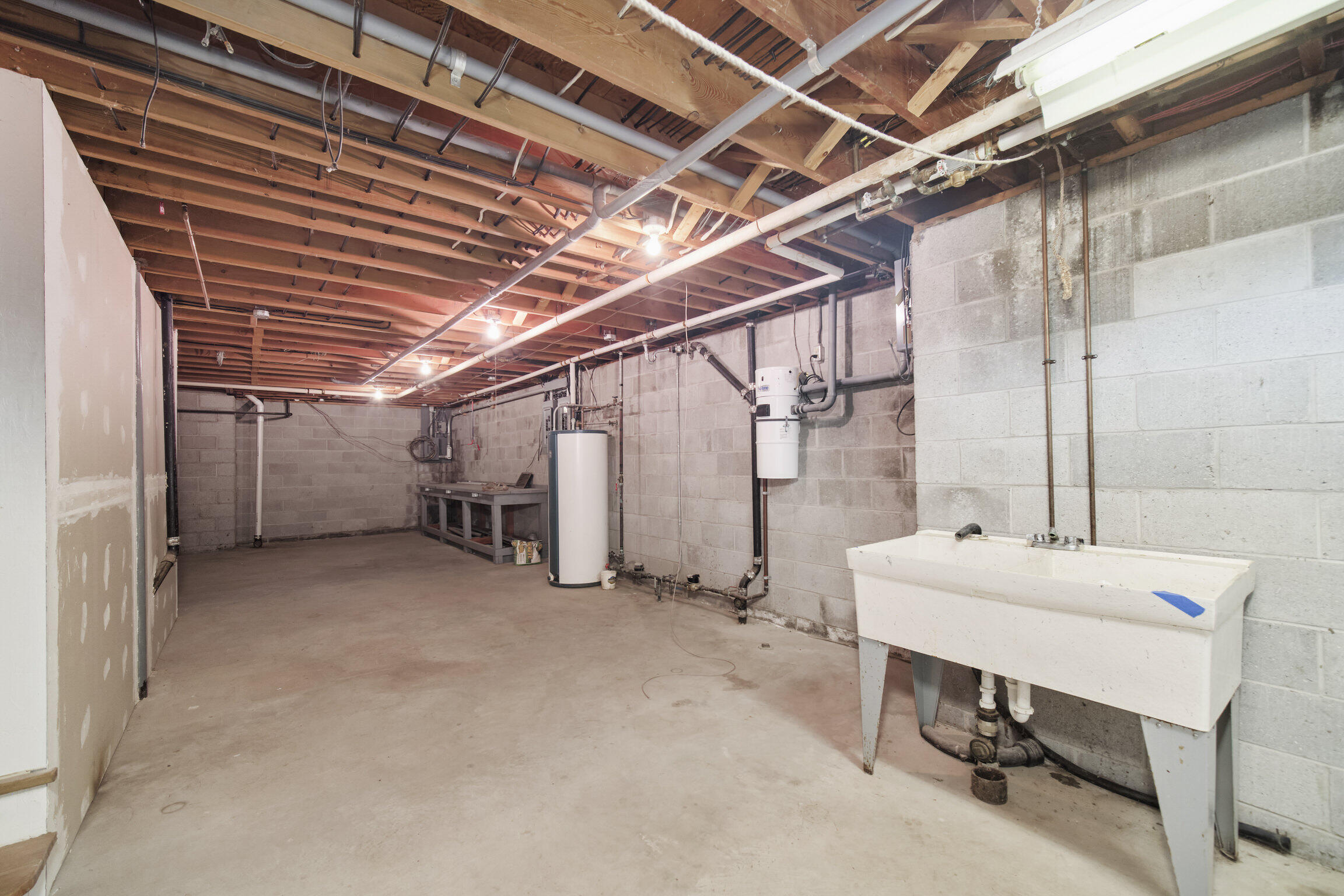 Manistee, Michigan, 49660, United States, 4 Bedrooms Bedrooms, ,3 BathroomsBathrooms,Residential,For Sale,1975705