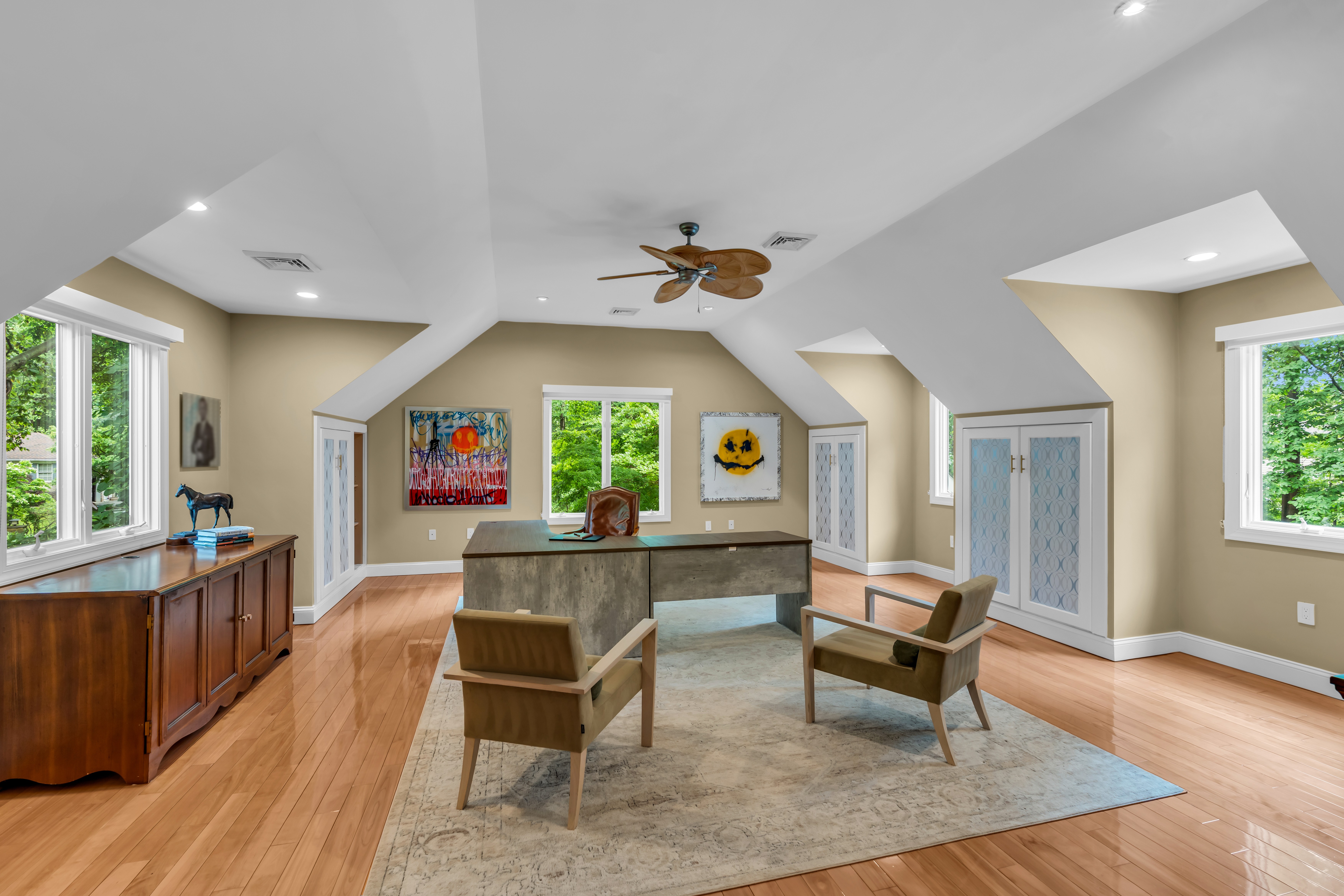  5-Bedroom Colonial in Lincroft - 物件實景